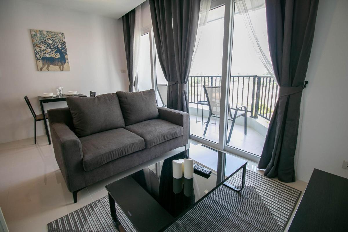 Deluxe Queen Suite - Photo 1