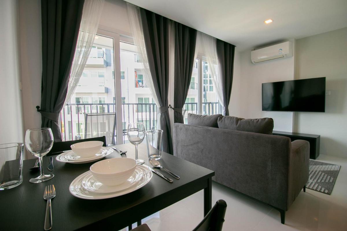 Deluxe Queen Suite - Photo 2