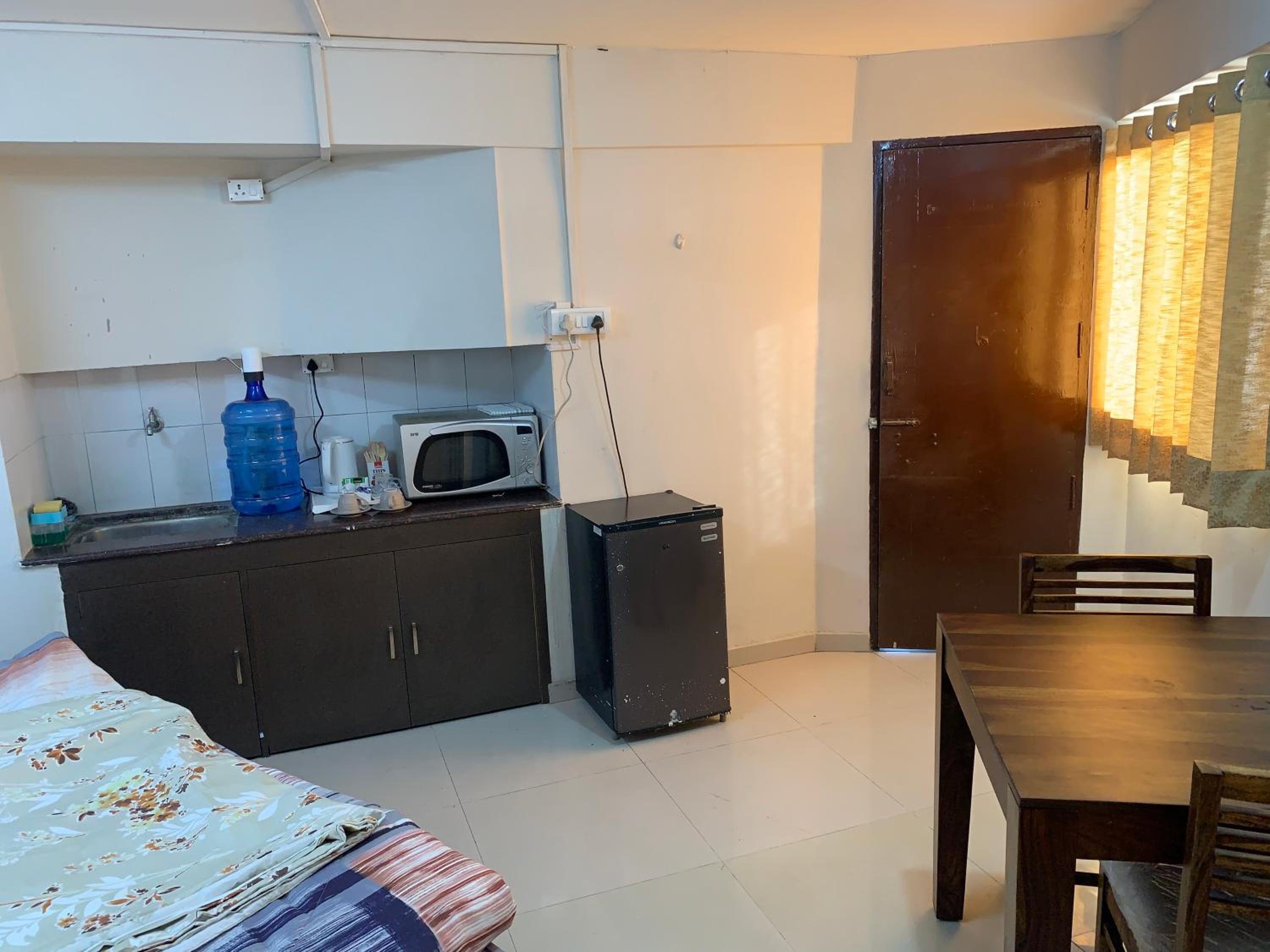 One-Bedroom Apartment photo 2