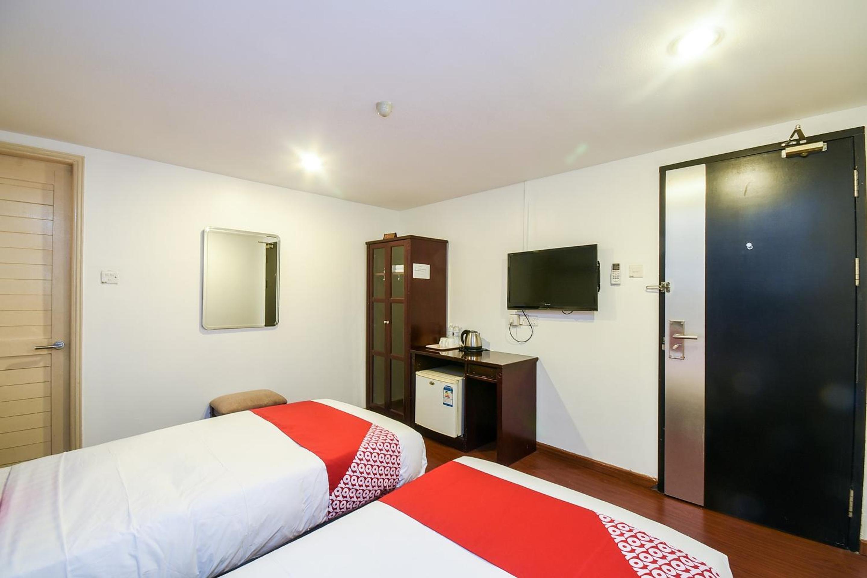 Deluxe Twin Room photo 2