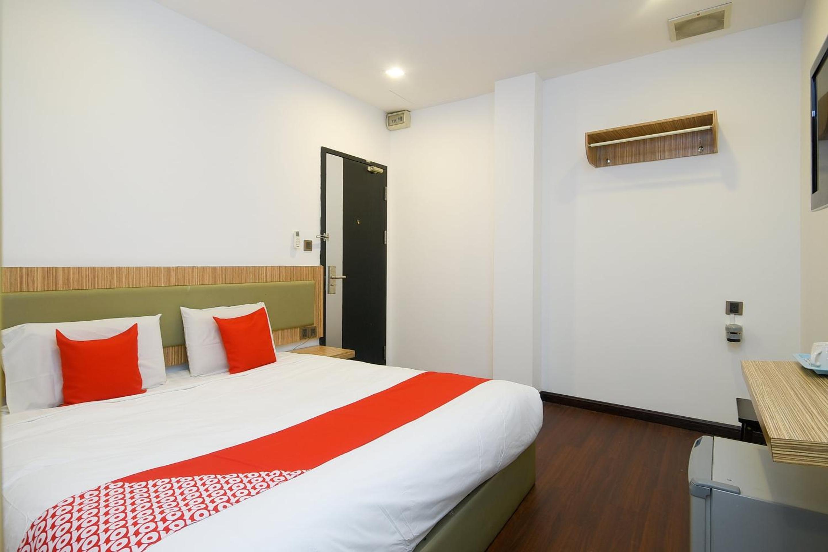 Deluxe King Room photo 1