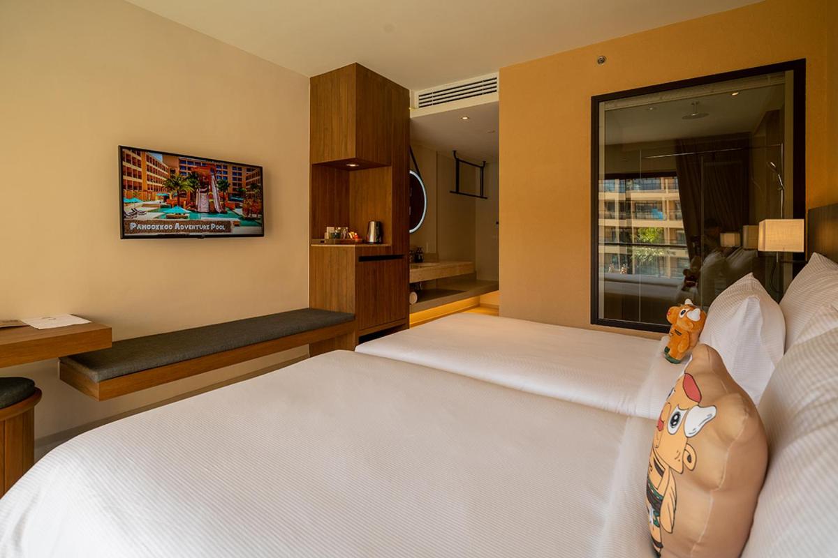 Deluxe Room - Photo 5
