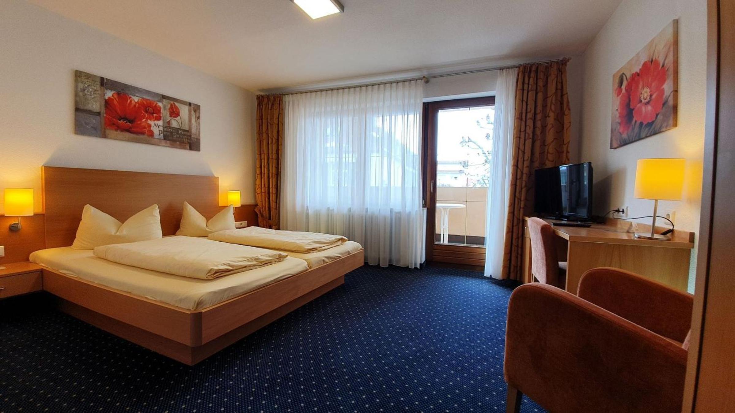 Double Room with Balcony photo 3