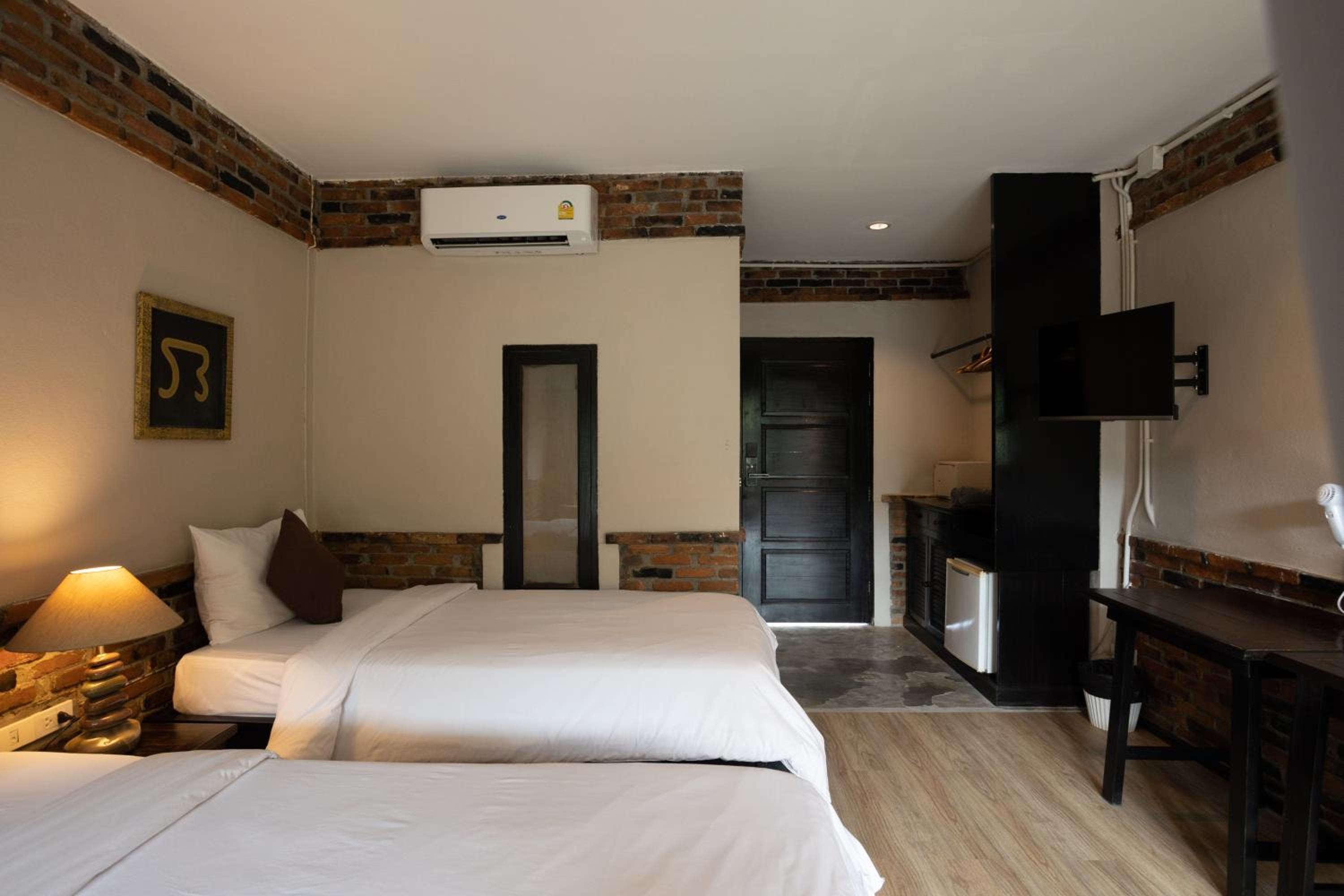 Deluxe Twin Room - Photo 2