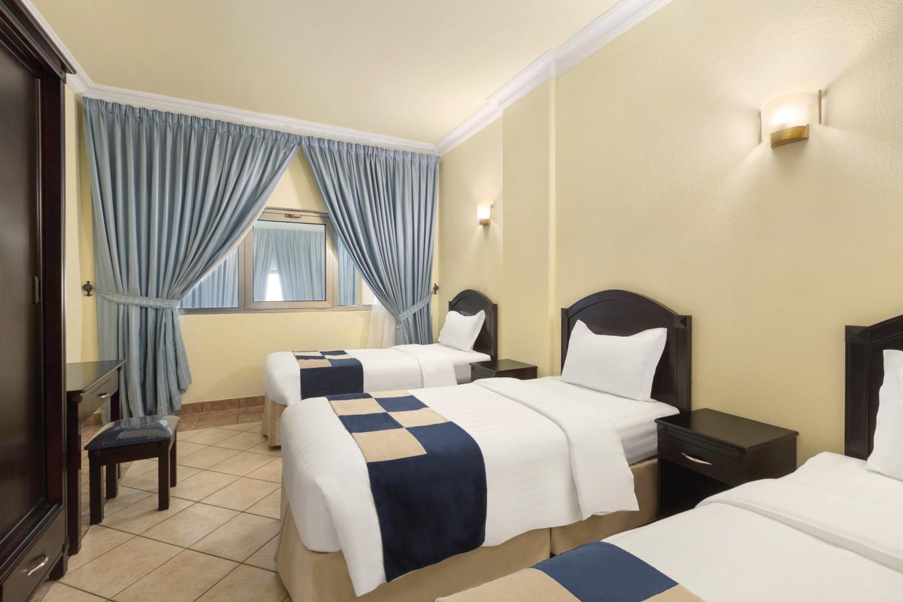 Duplex Room with One King and Two Twin Beds - Sea View/Non-Smoking - Photo 1