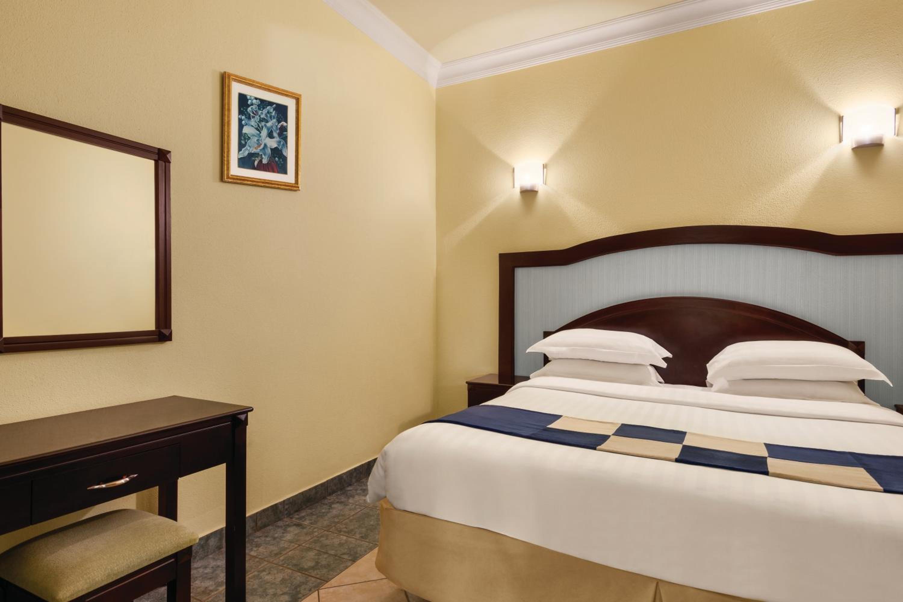 Duplex Room with One King Bed and One Twin Bed - Non-Smoking - Photo 1