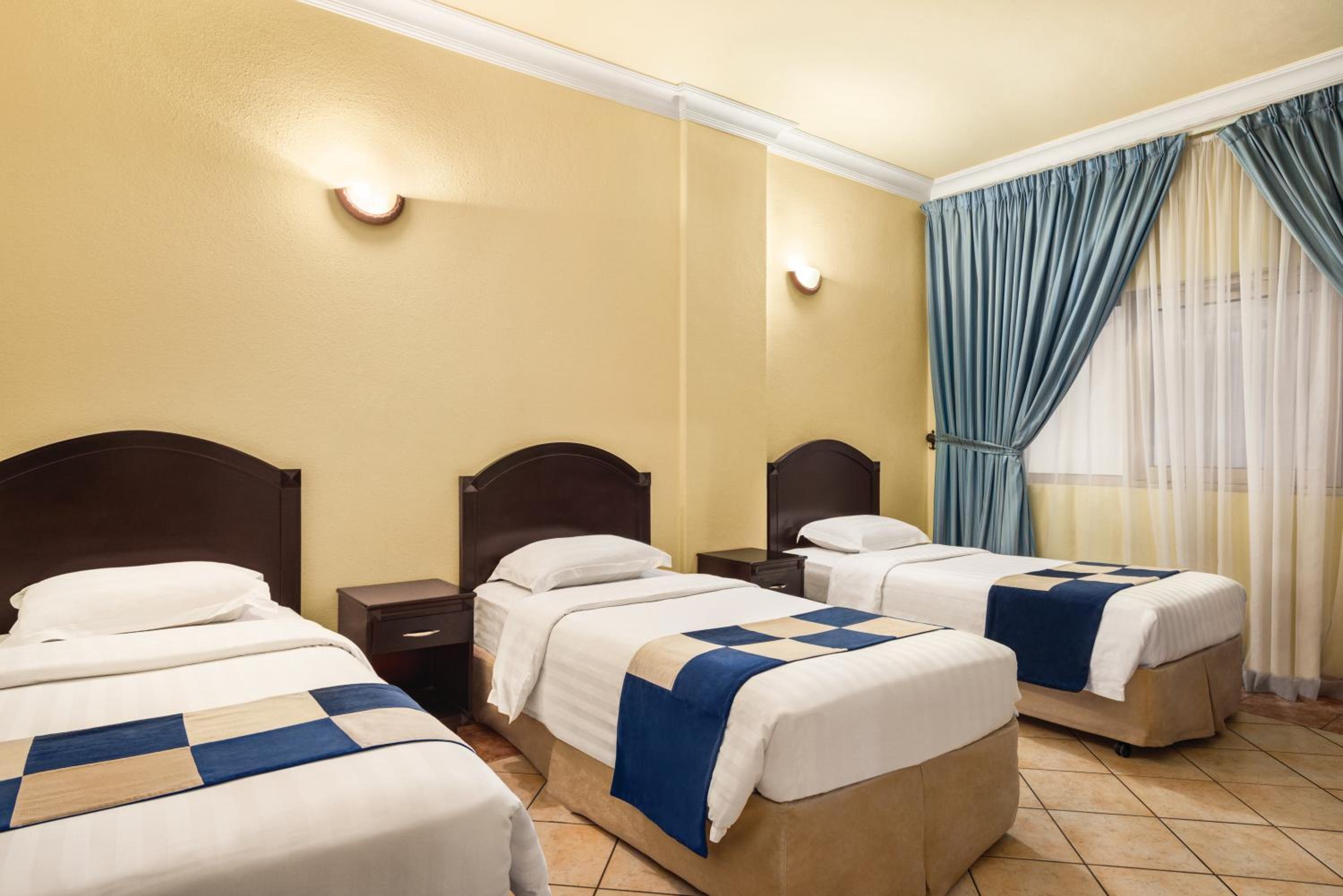 Duplex Room with One King and Two Twin Beds - Sea View/Non-Smoking - Photo 4