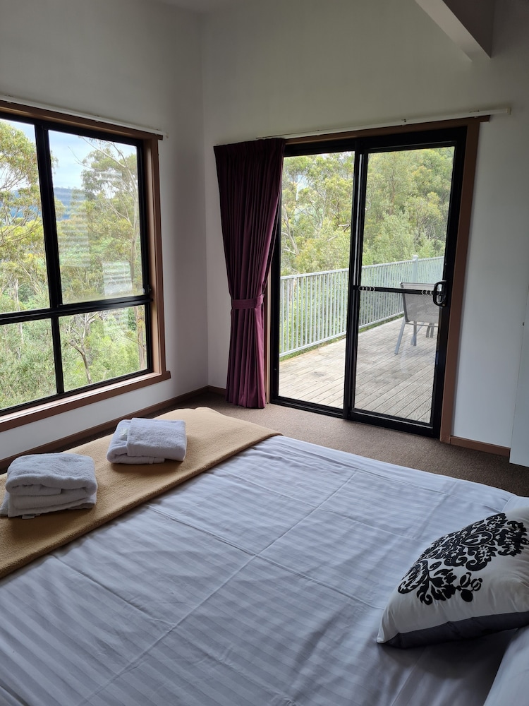 Family House, 2 Bedrooms, Mountain View, Mountainside photo 3