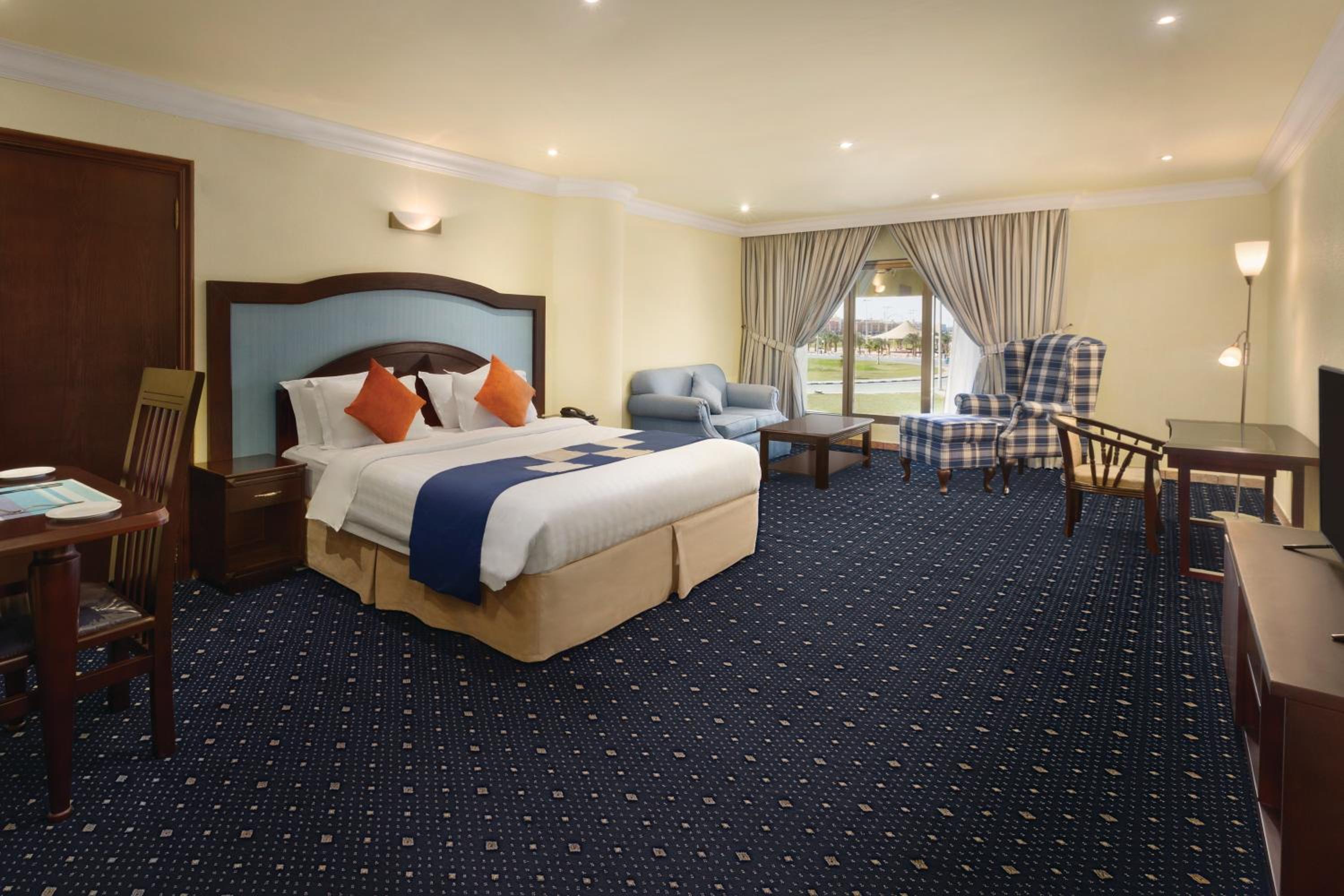 King Room with Sea View - Non-Smoking - Photo 4
