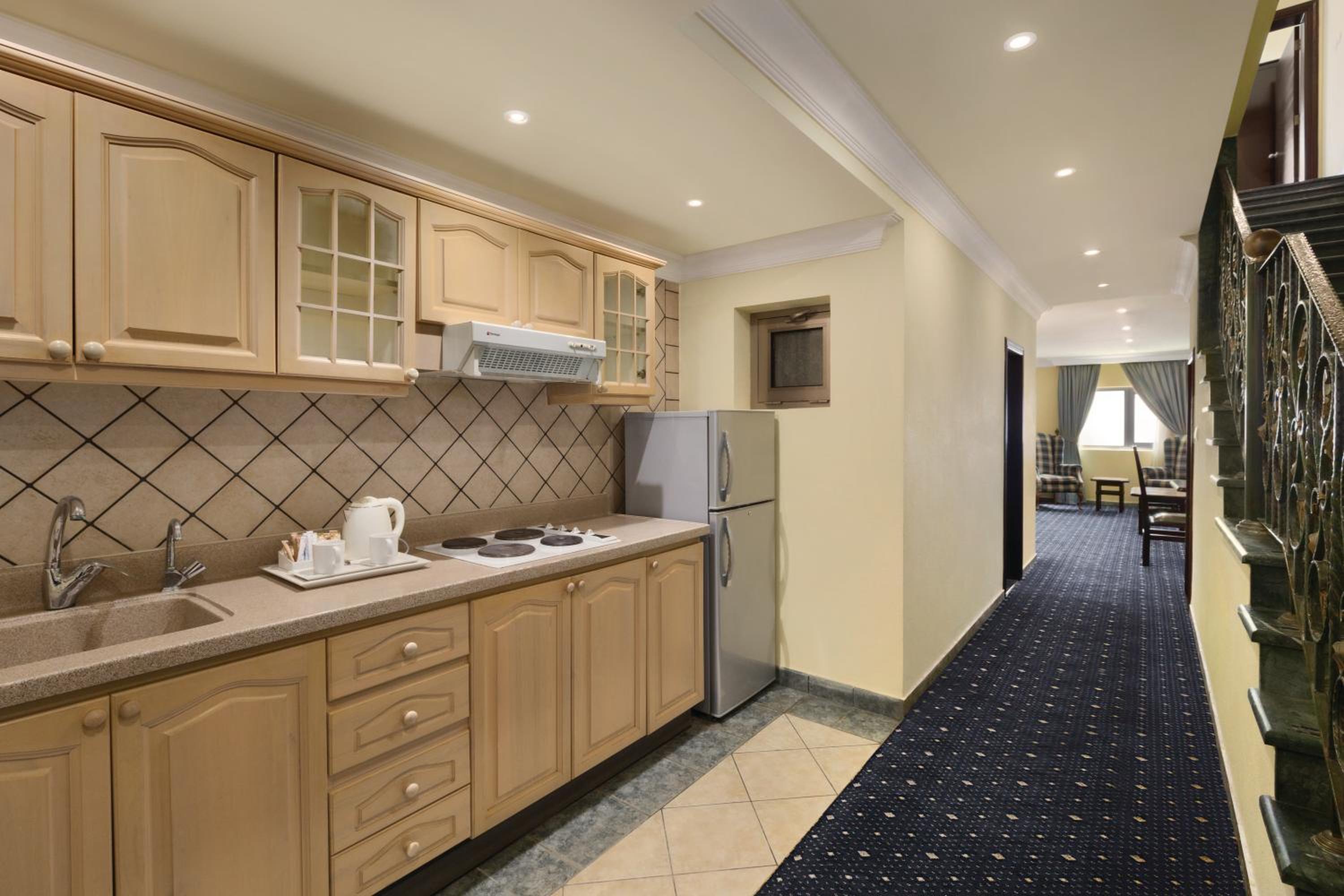 Duplex Room with One King Bed and One Twin Bed - Non-Smoking - Photo 3