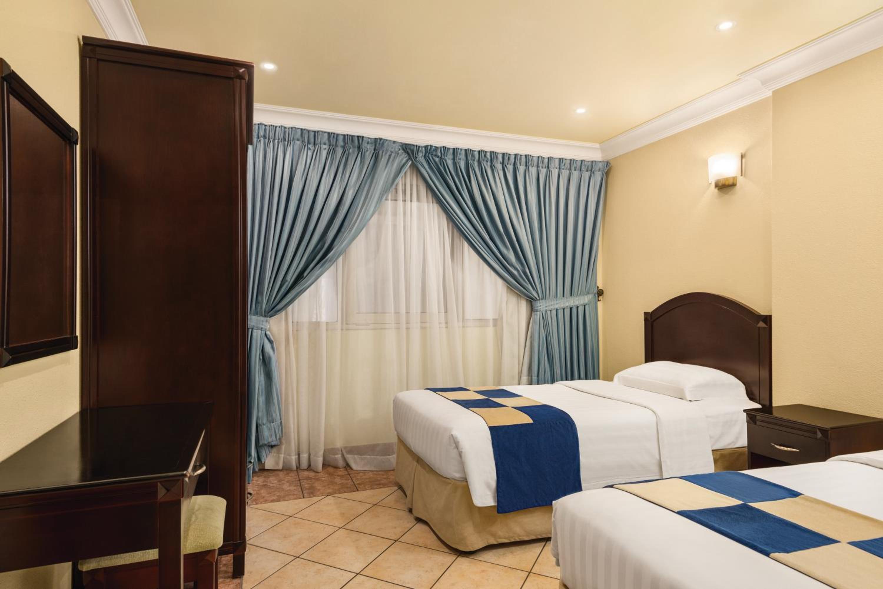 Duplex Room with One King and Two Twin Beds - Sea View/Non-Smoking - Photo 9