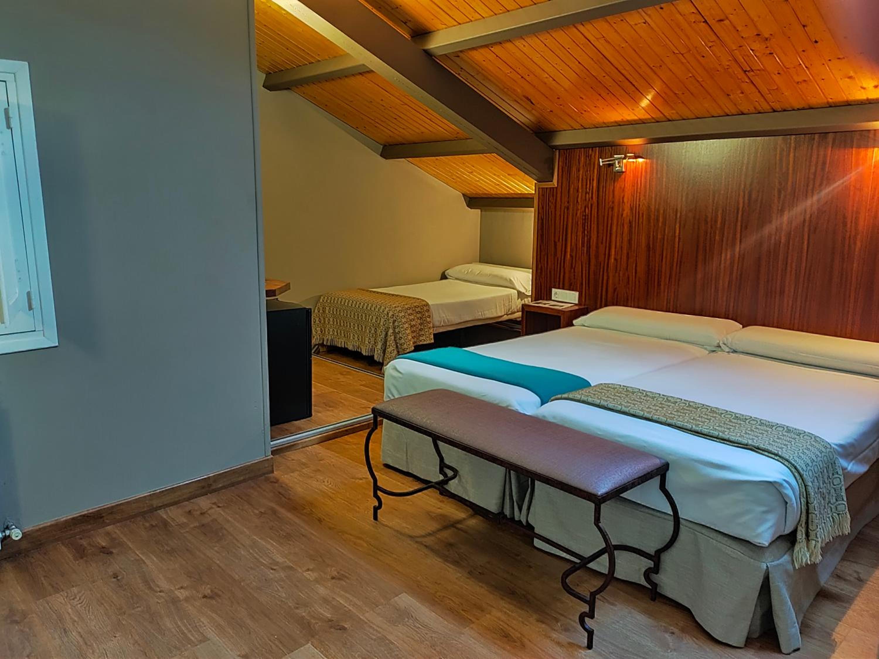 Triple Room - Main Building - Photo 3