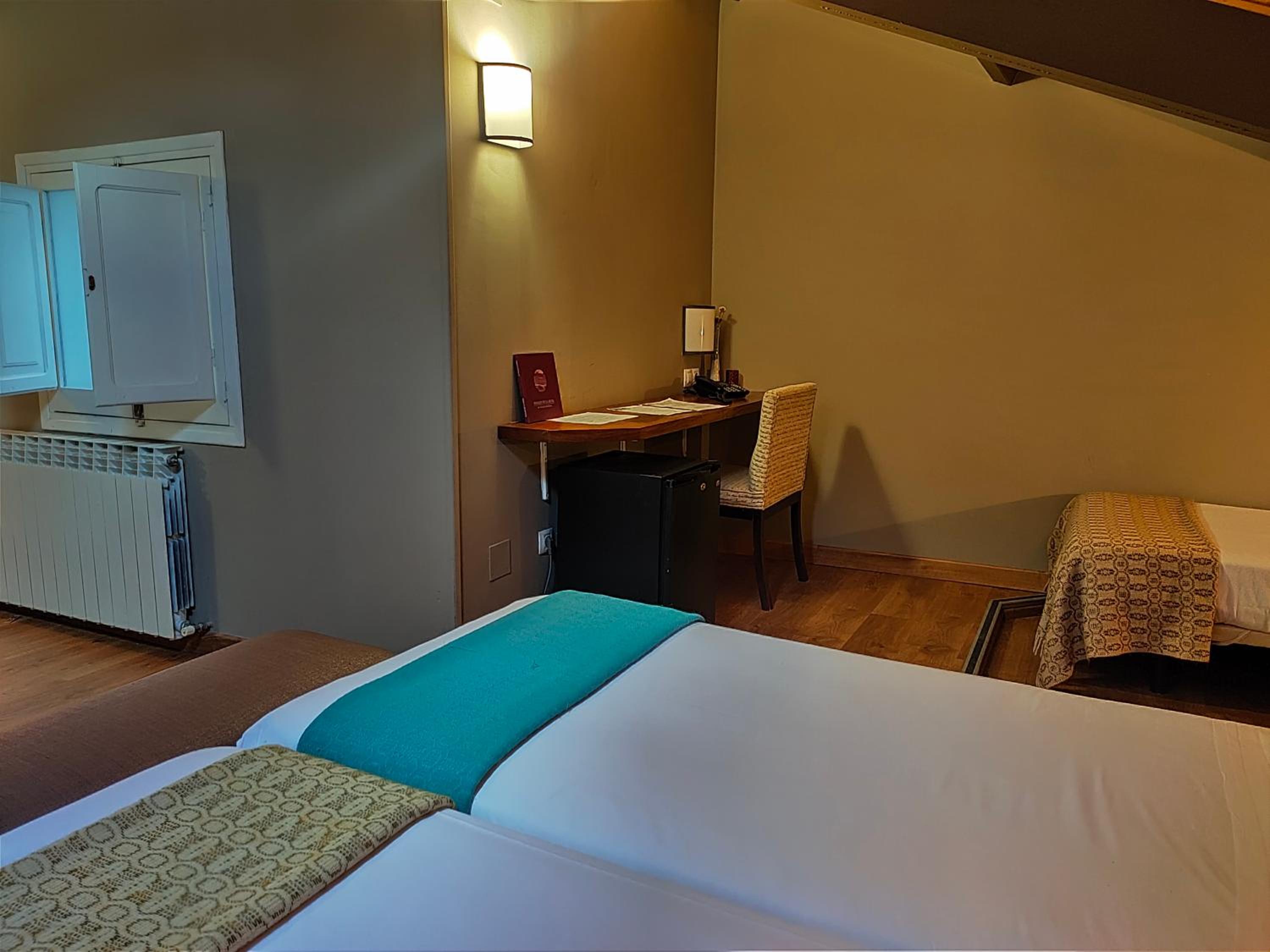 Triple Room - Main Building - Photo 10