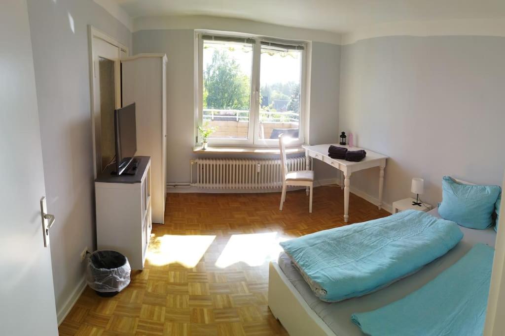 Three-Bedroom Apartment photo 2