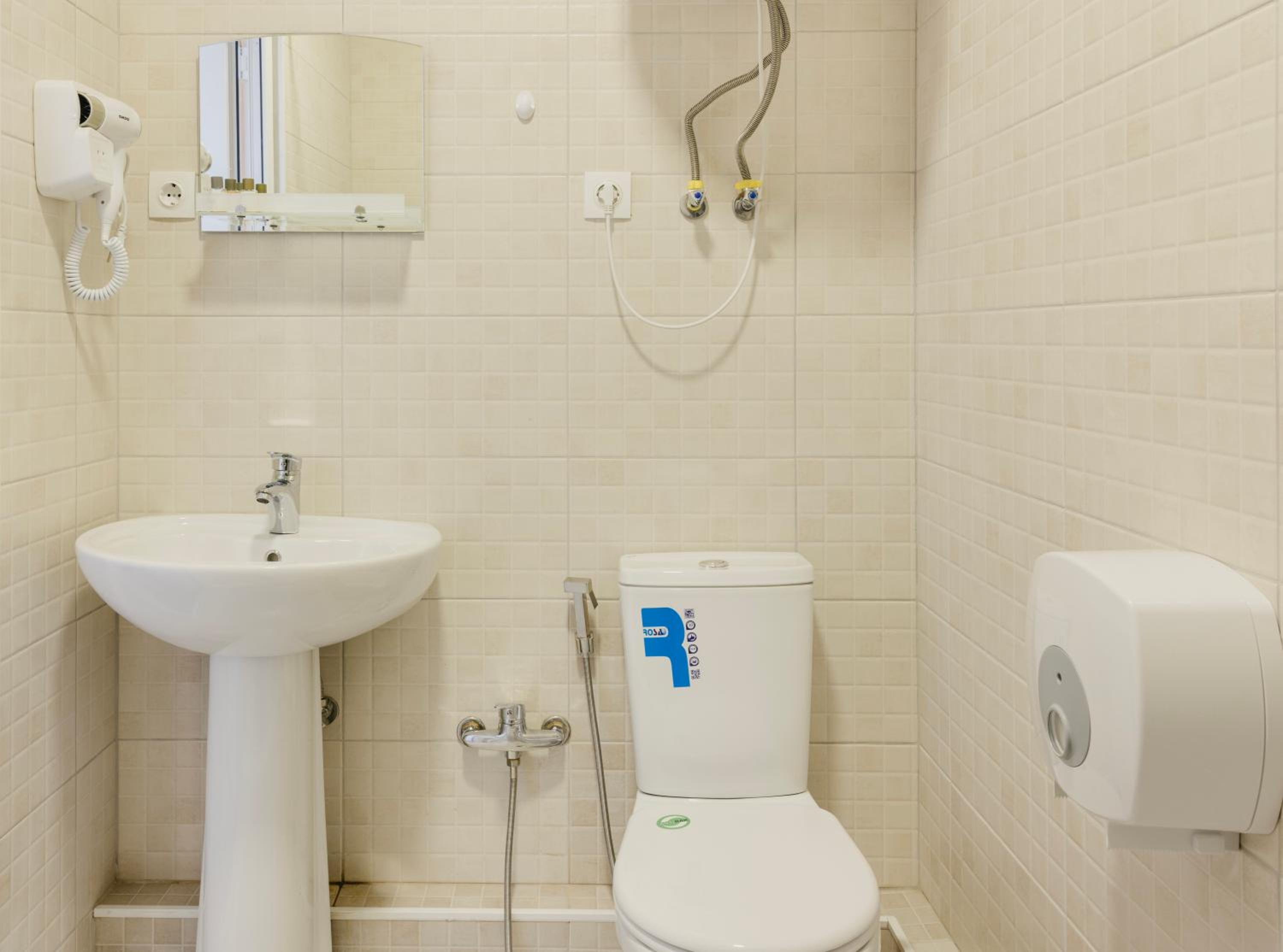 Comfort Triple Room with Shower photo 2
