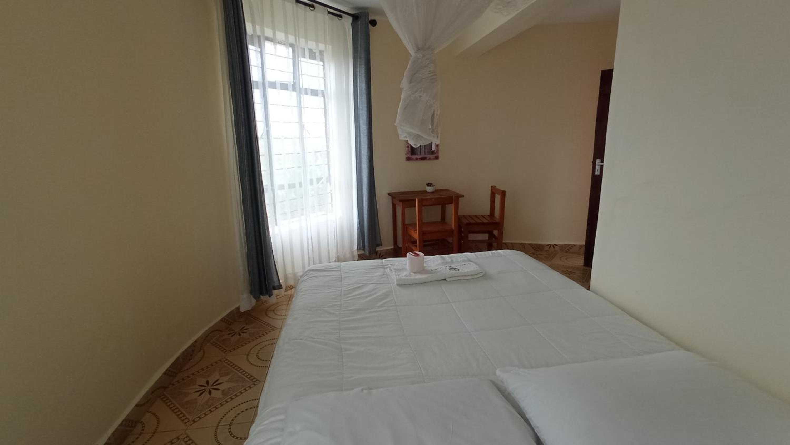 Budget Double Room photo 3