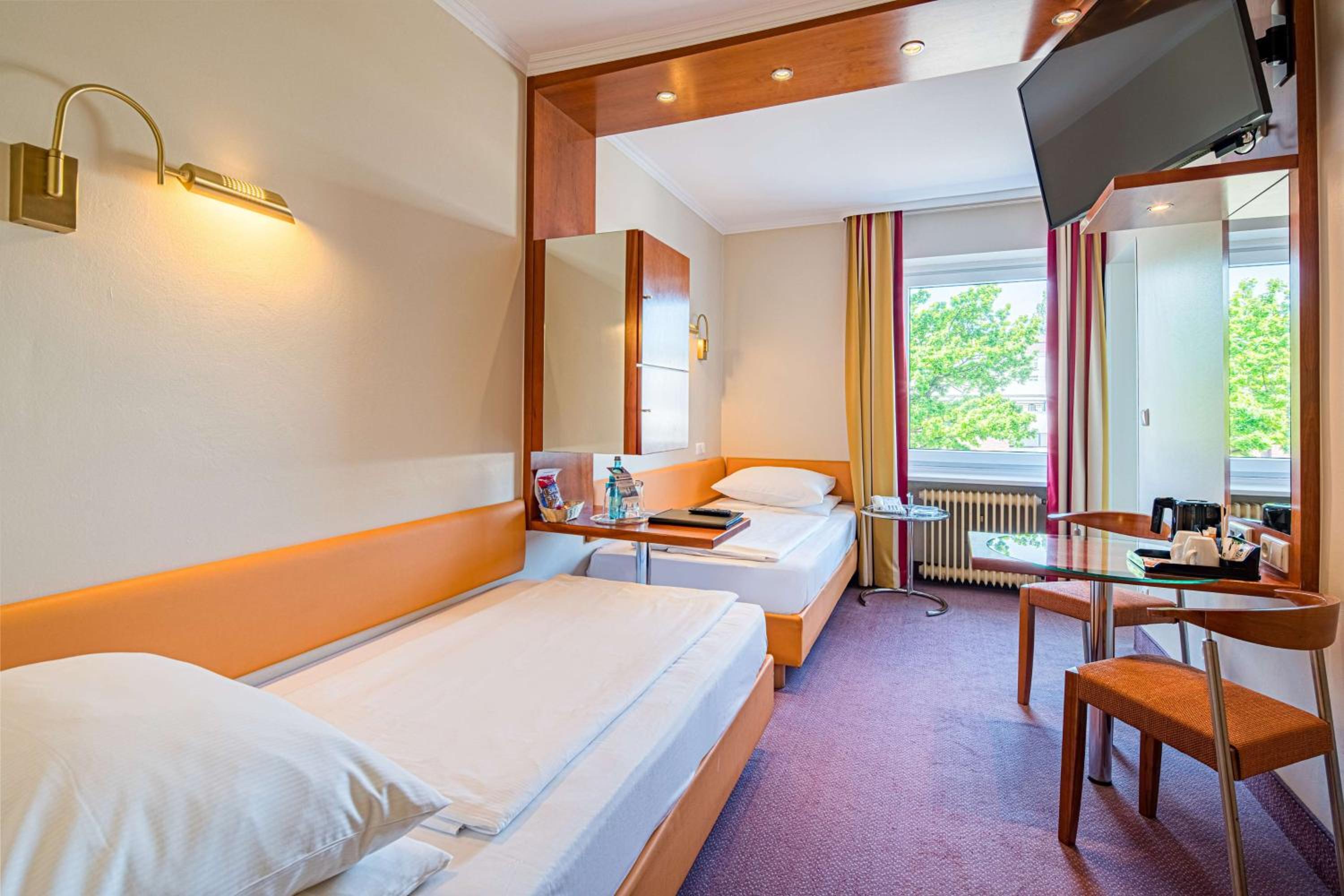 Standard Double Room - Photo 10