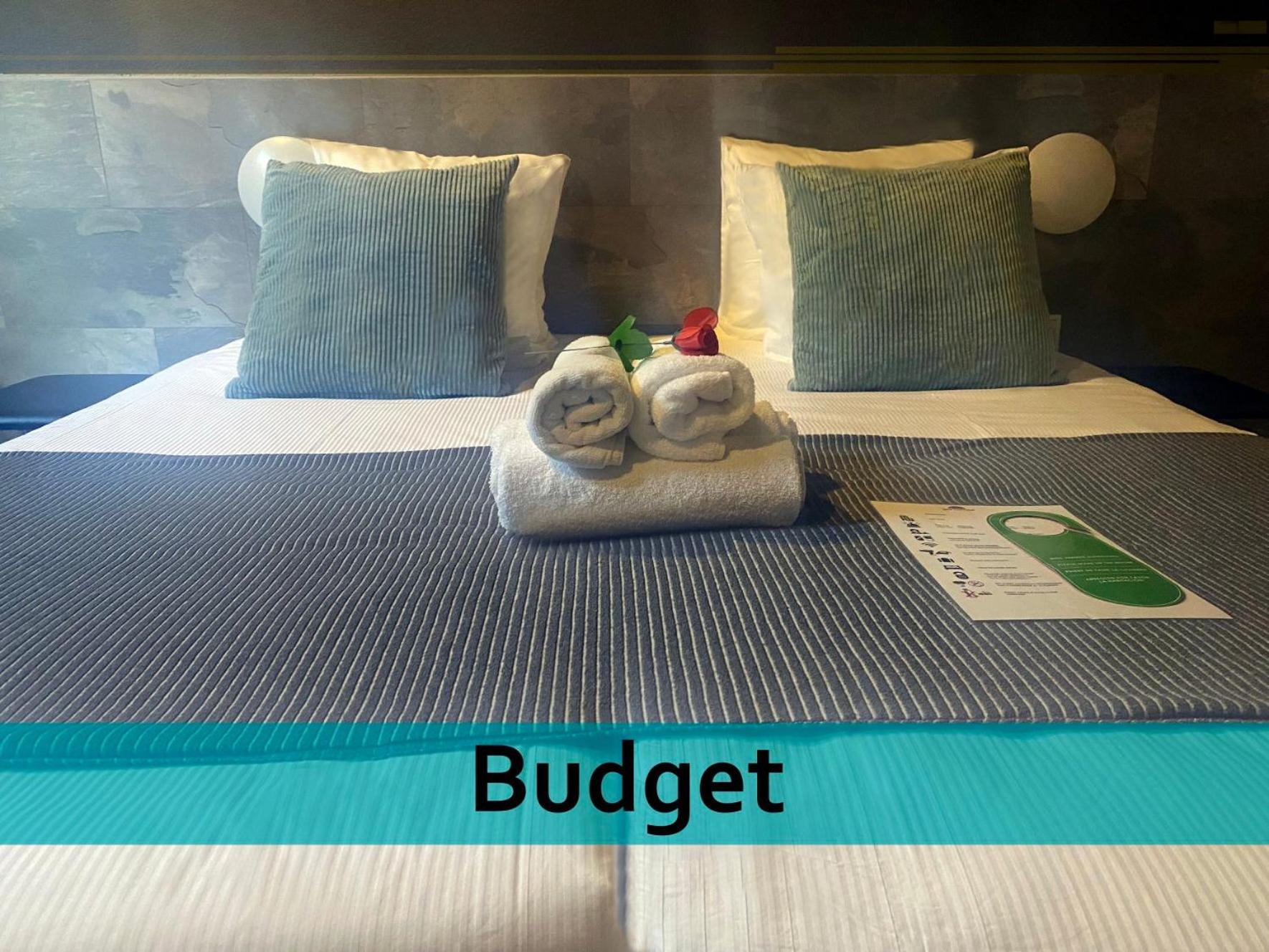 Budget Twin Room photo 3
