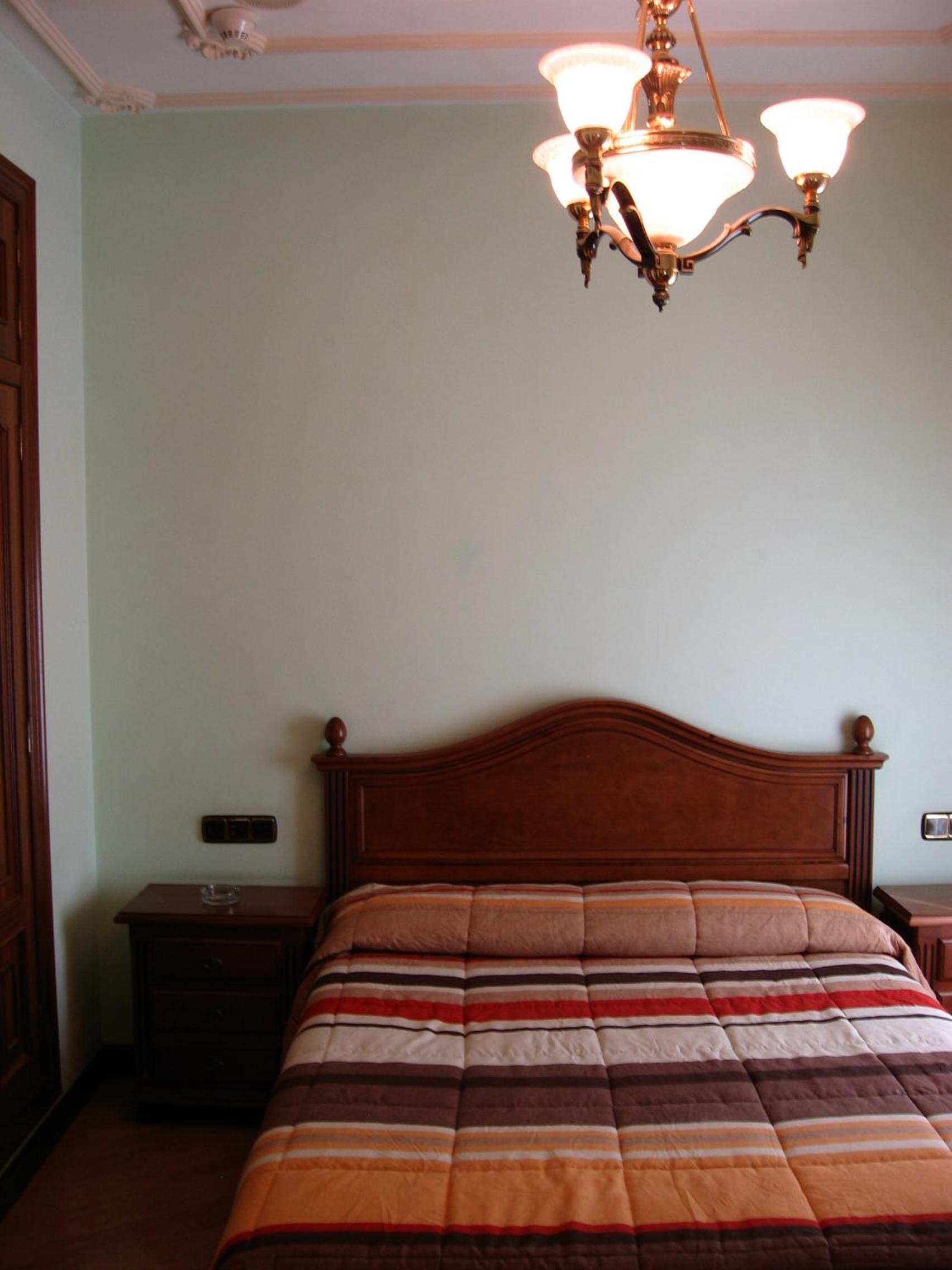 Double Room - Photo 16
