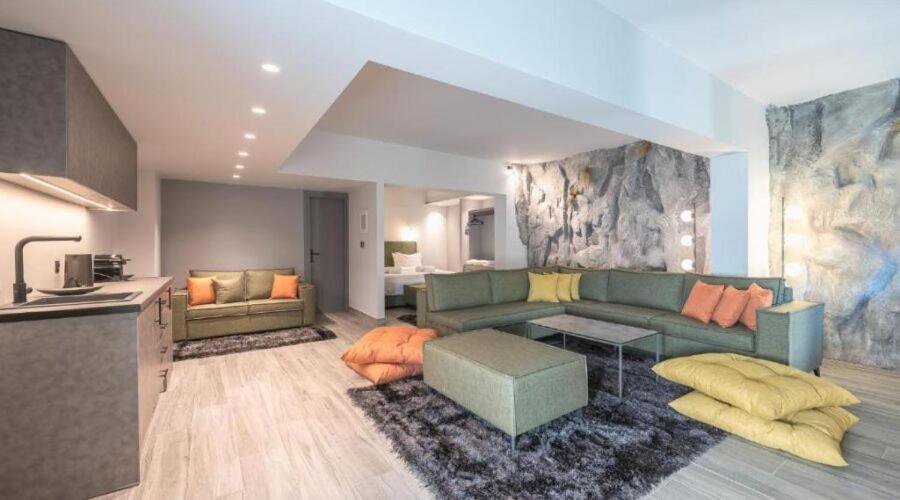 Superior King Suite