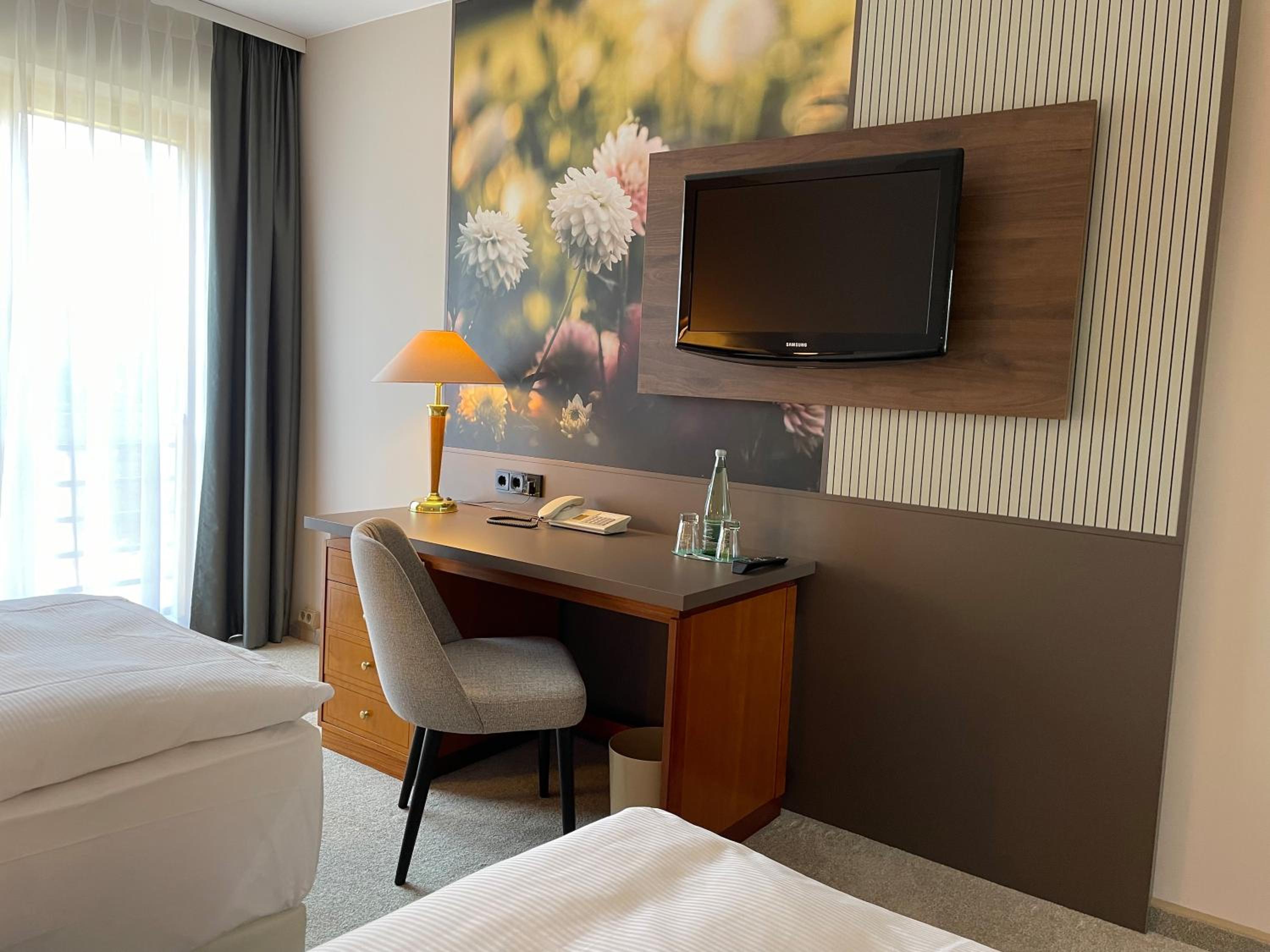 Standard Twin Room - Photo 10
