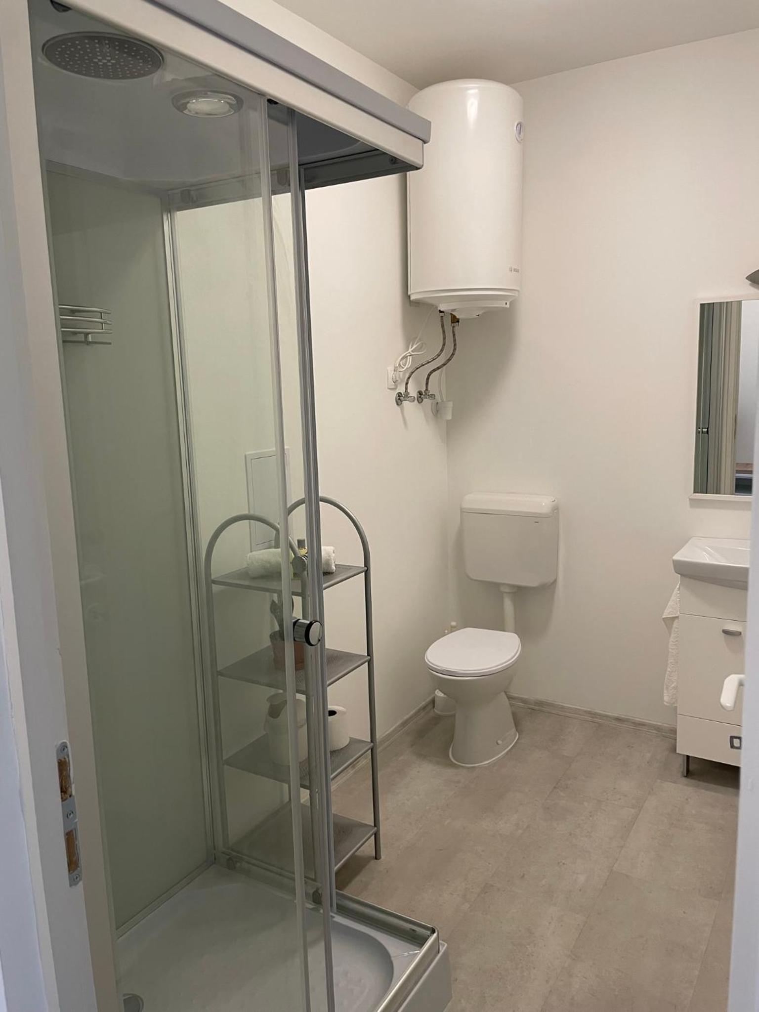 One-Bedroom Apartment - Photo 32