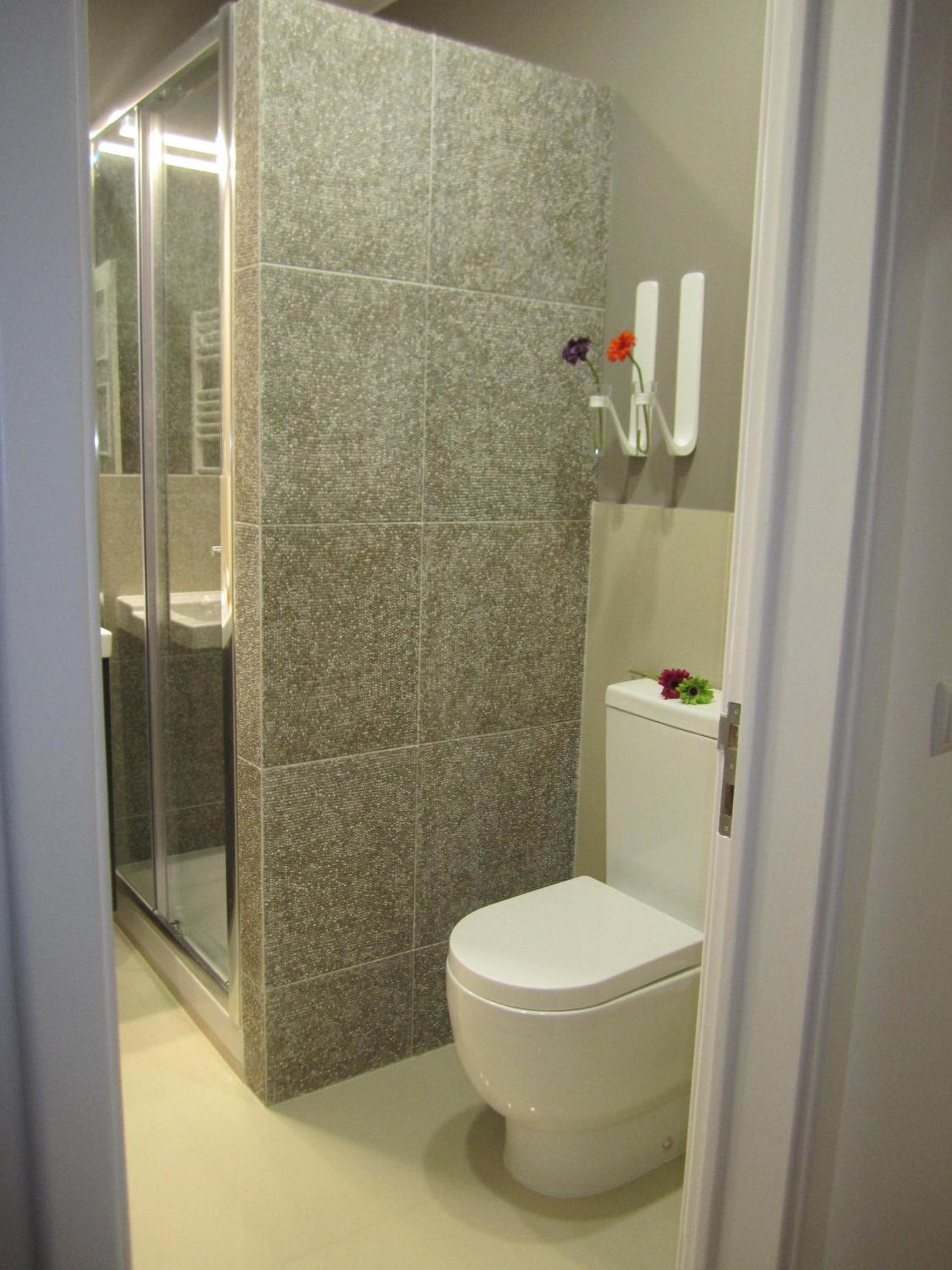 Double Room with Private Bathroom - Photo 6