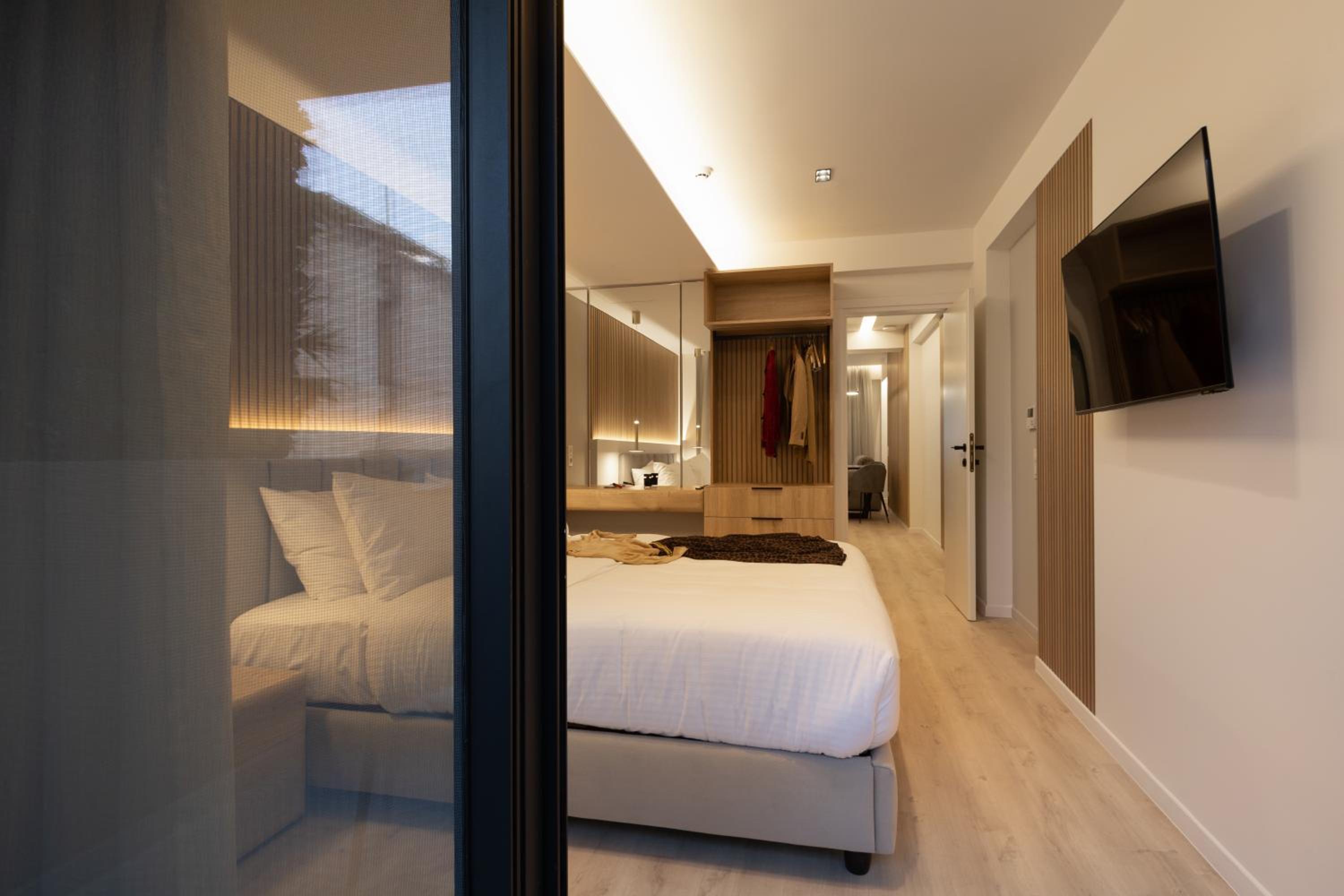 One-Bedroom Suite photo 3