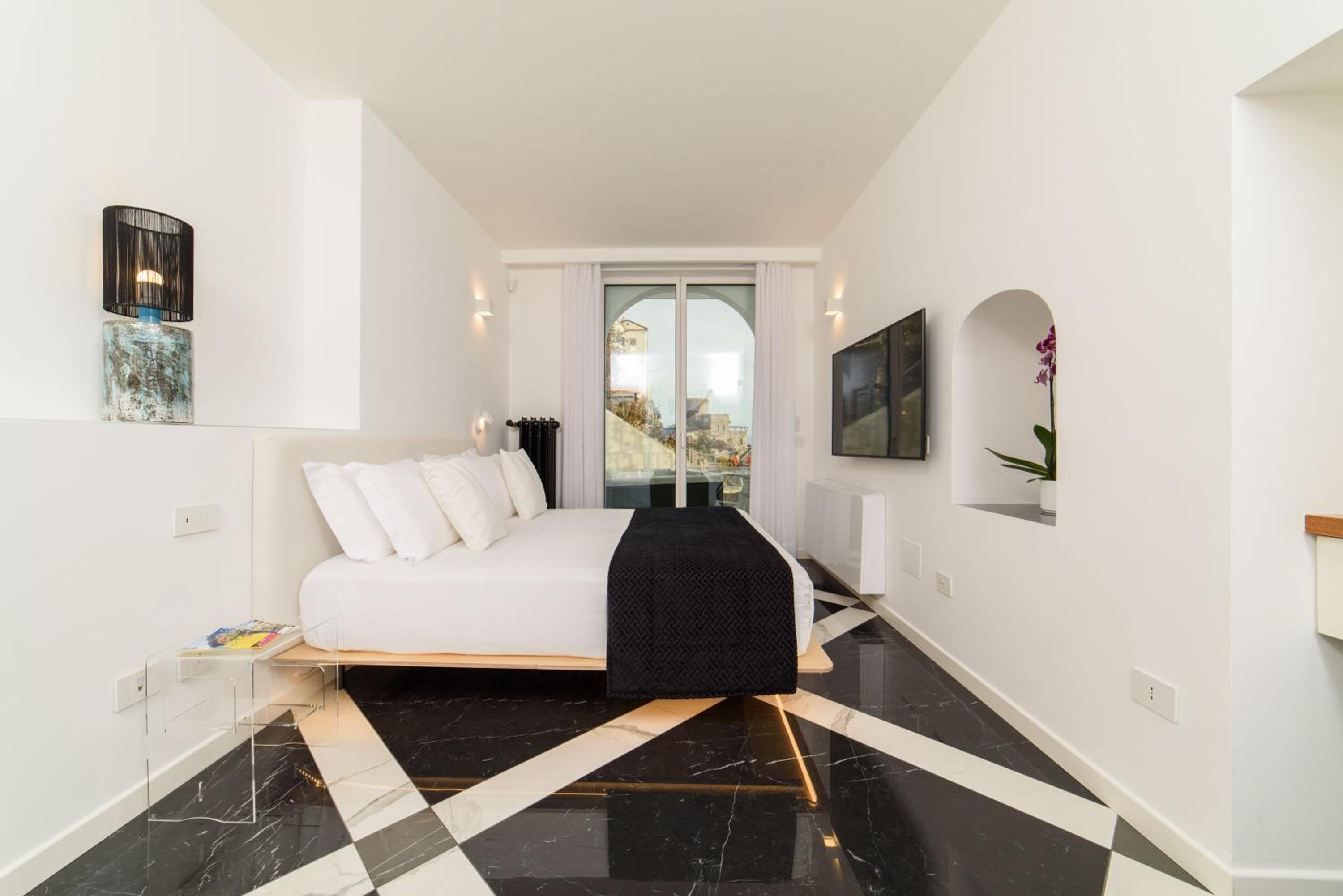 Queen Room with Spa Bath