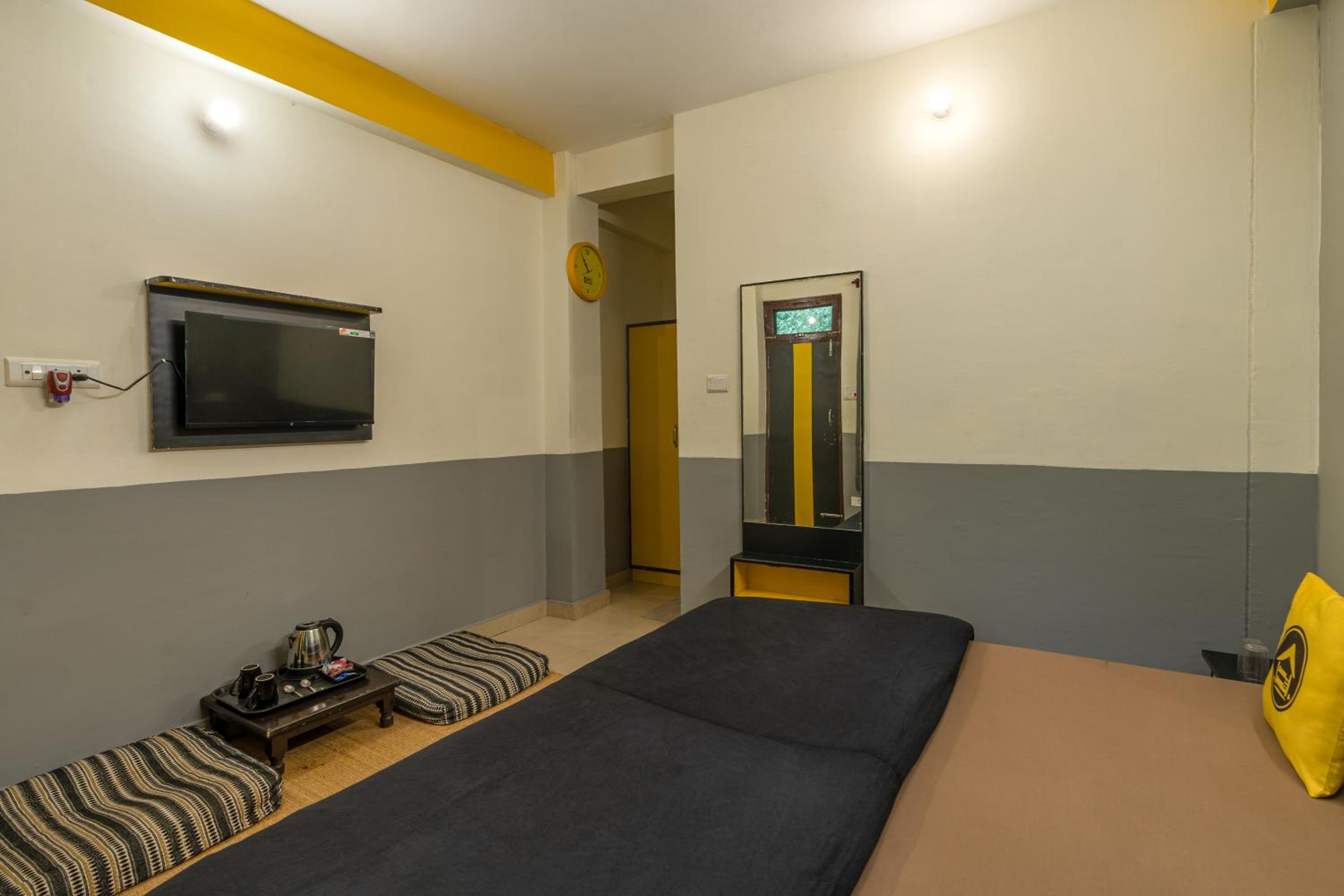 Deluxe Double Room x A Block - Photo 4