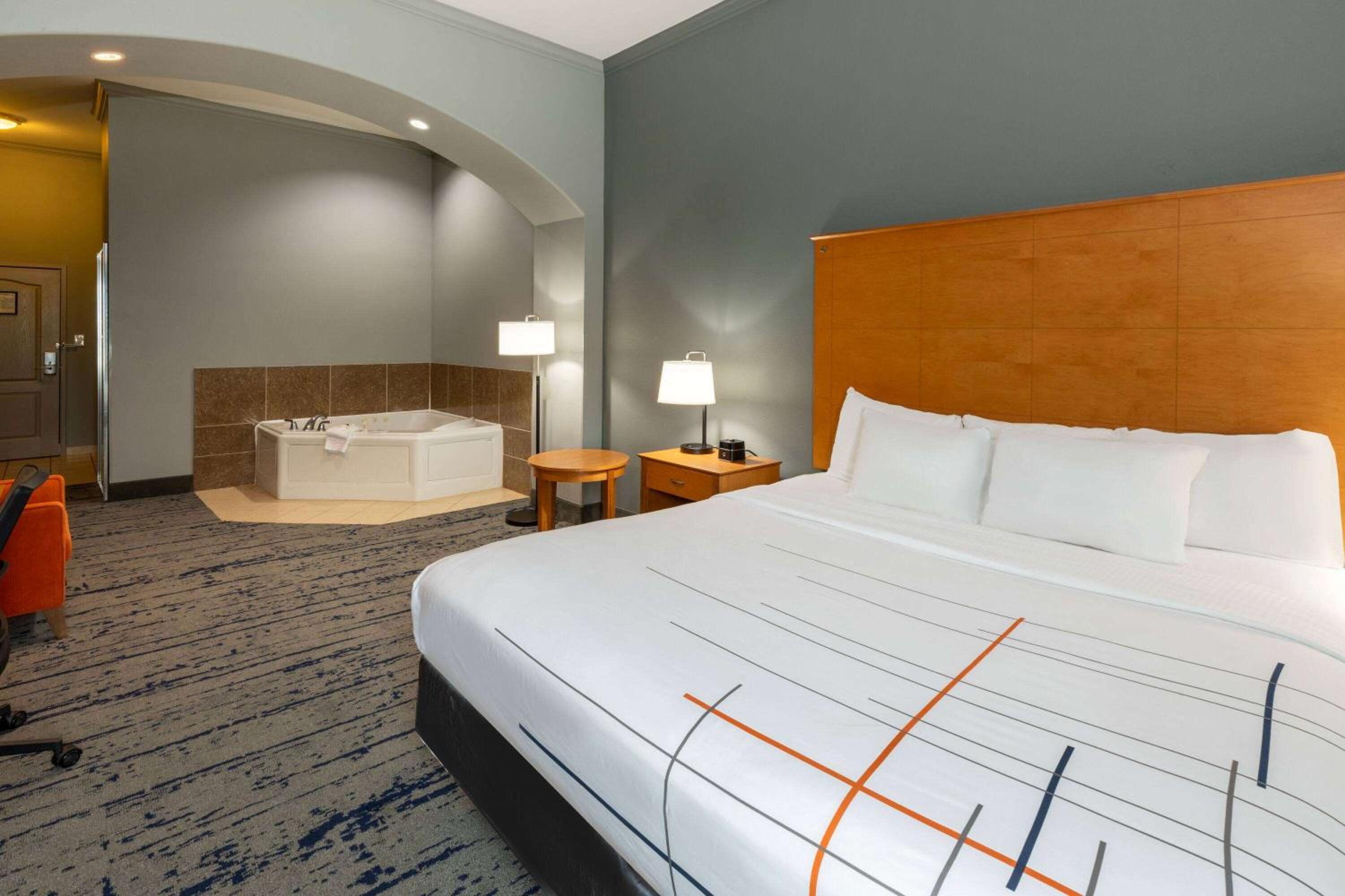 King Room - Mobility Access/Non-Smoking - Photo 3