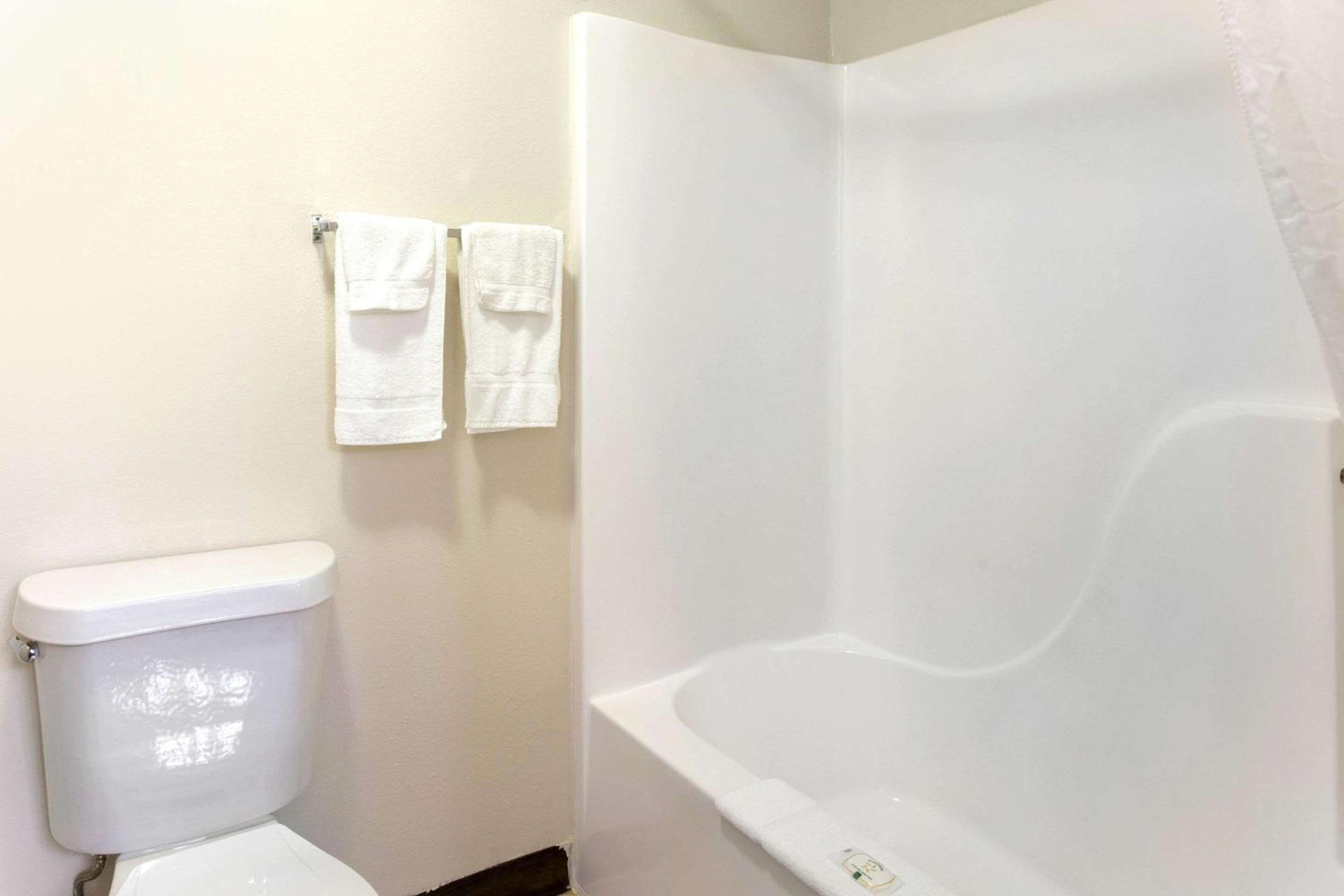 Superior King Suite - Non-Smoking photo 3