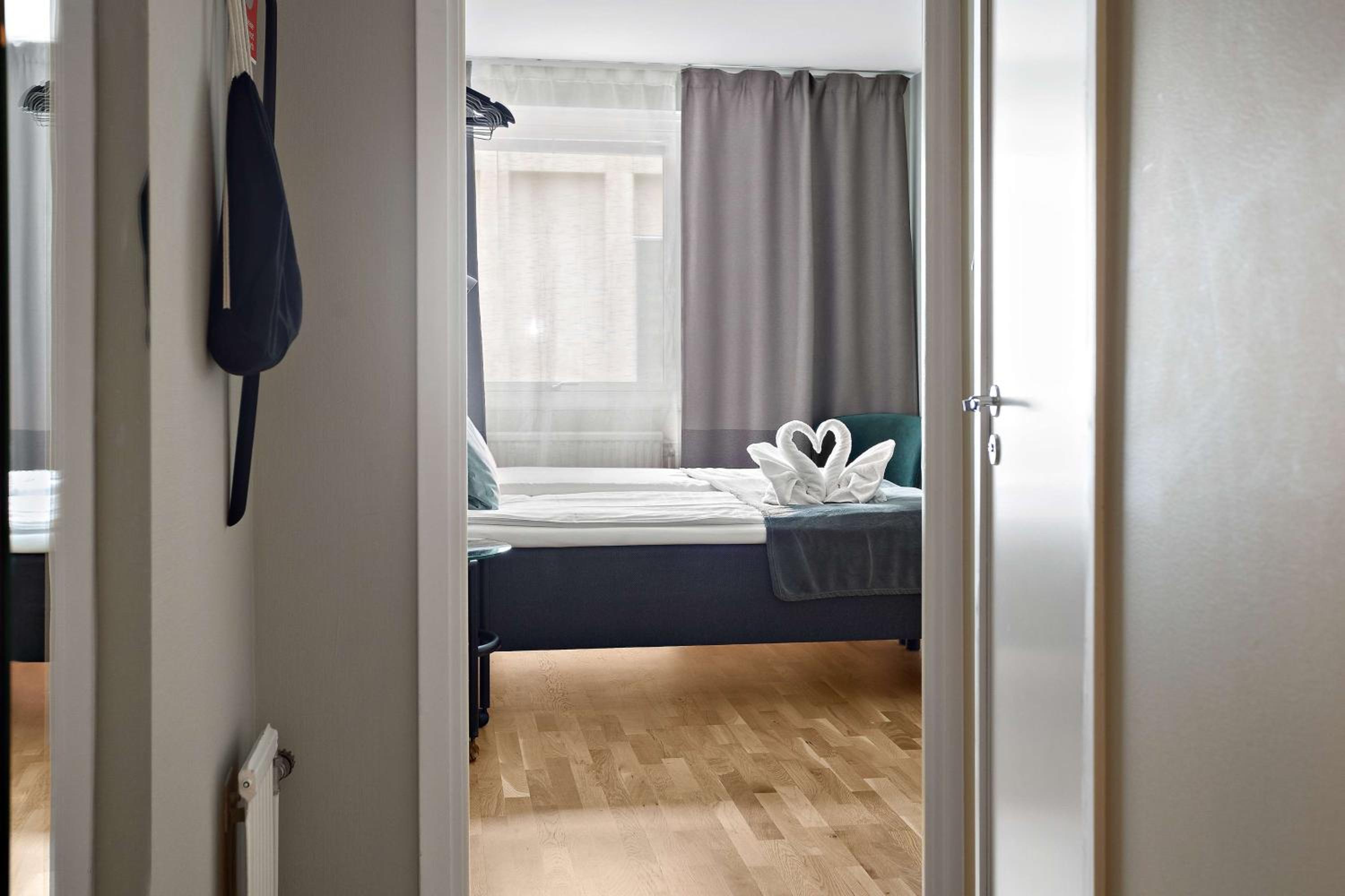 Standard Double Room - Photo 7