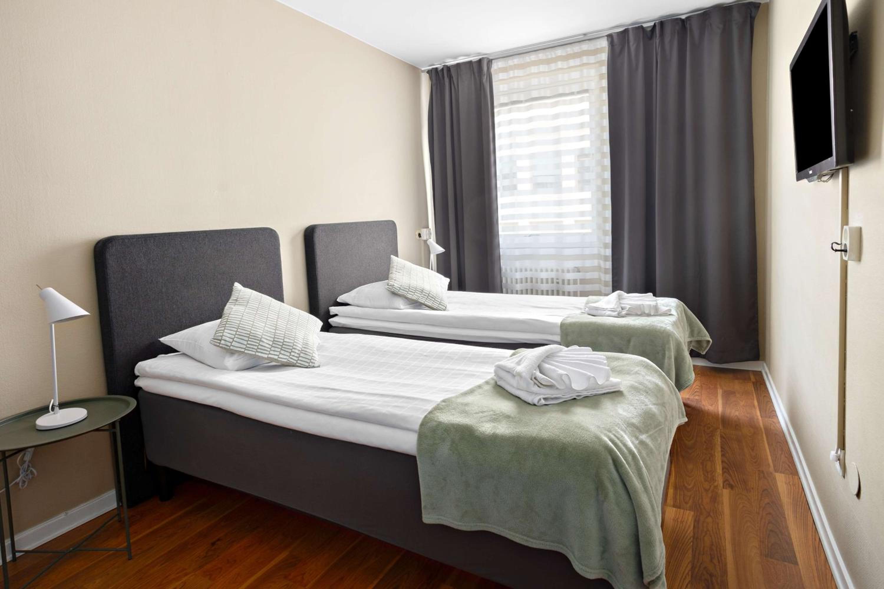 Standard Twin Room - Photo 1