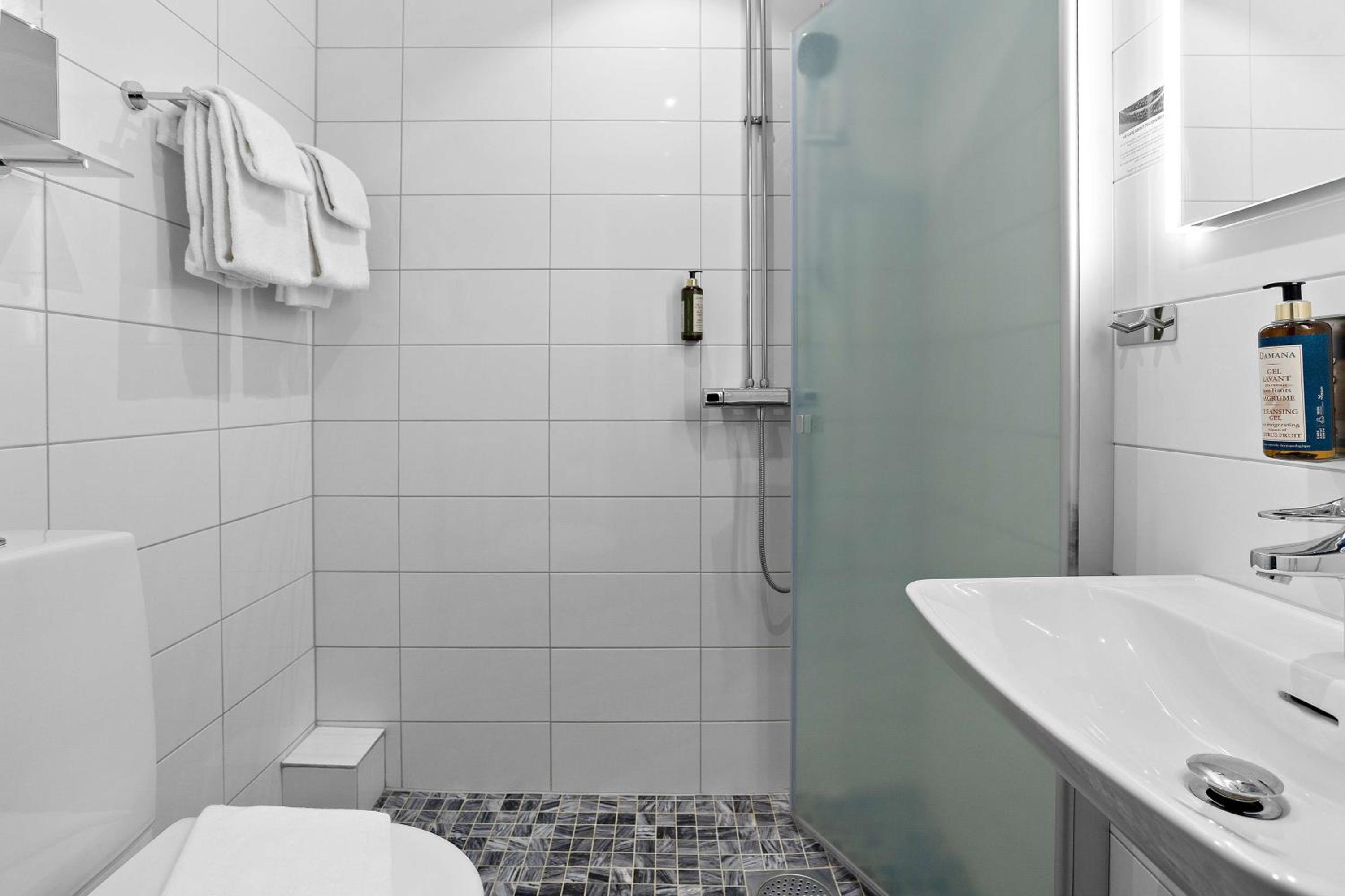 Standard Double Room - Photo 2