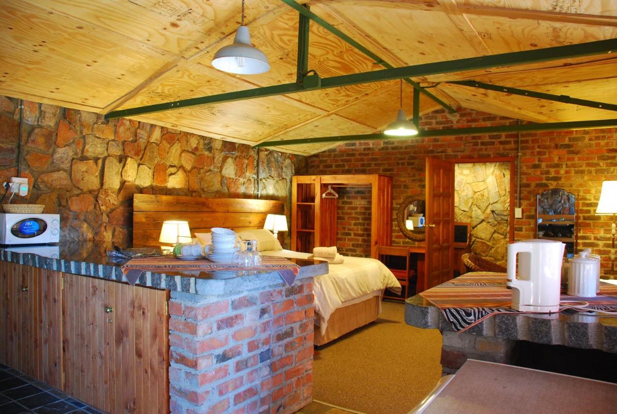 Large Self-Catering Room (2 Adults) photo 3