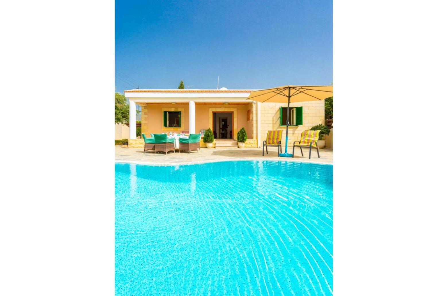 Villa photo 3