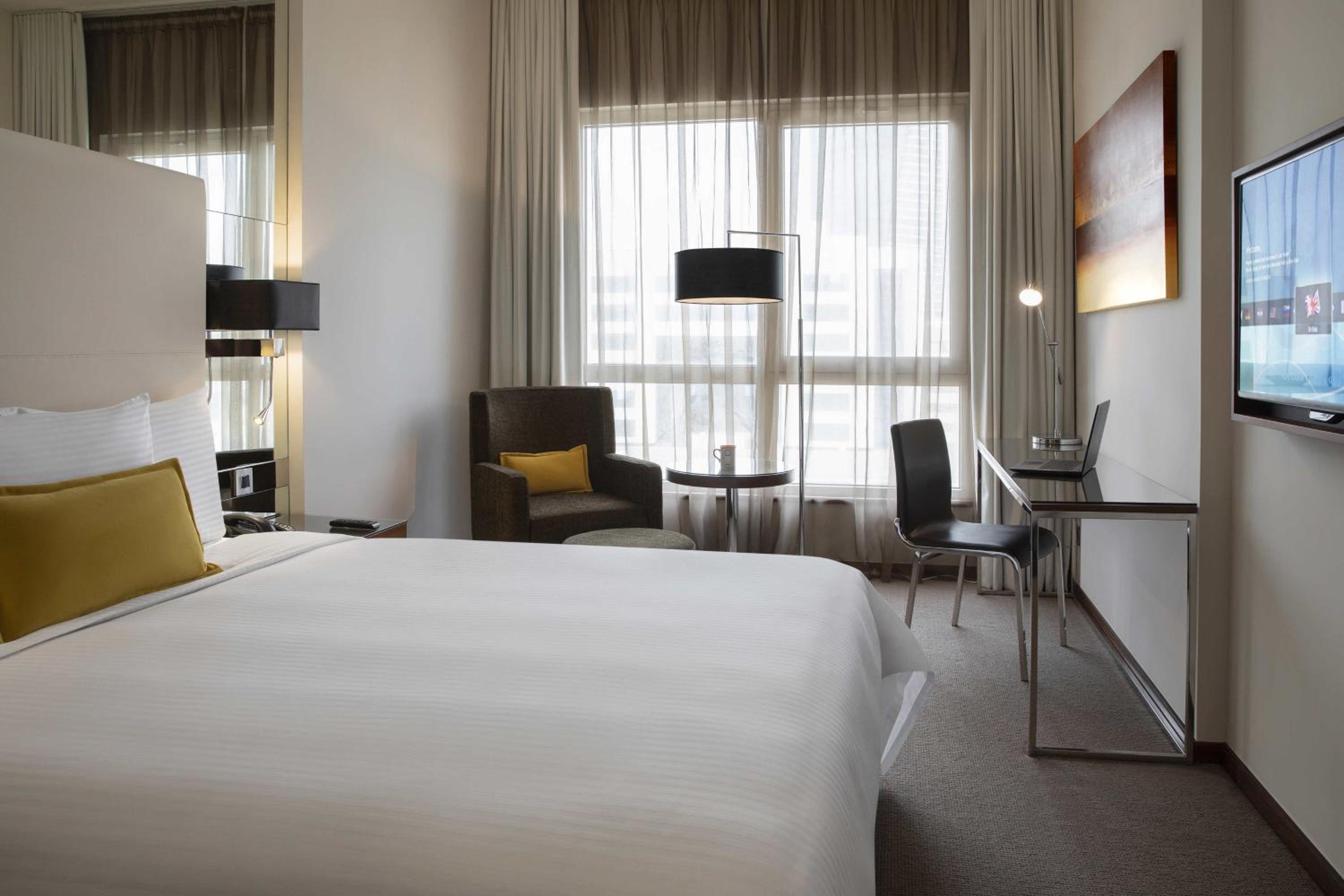 Centro Room - Queen Bed - Photo 2