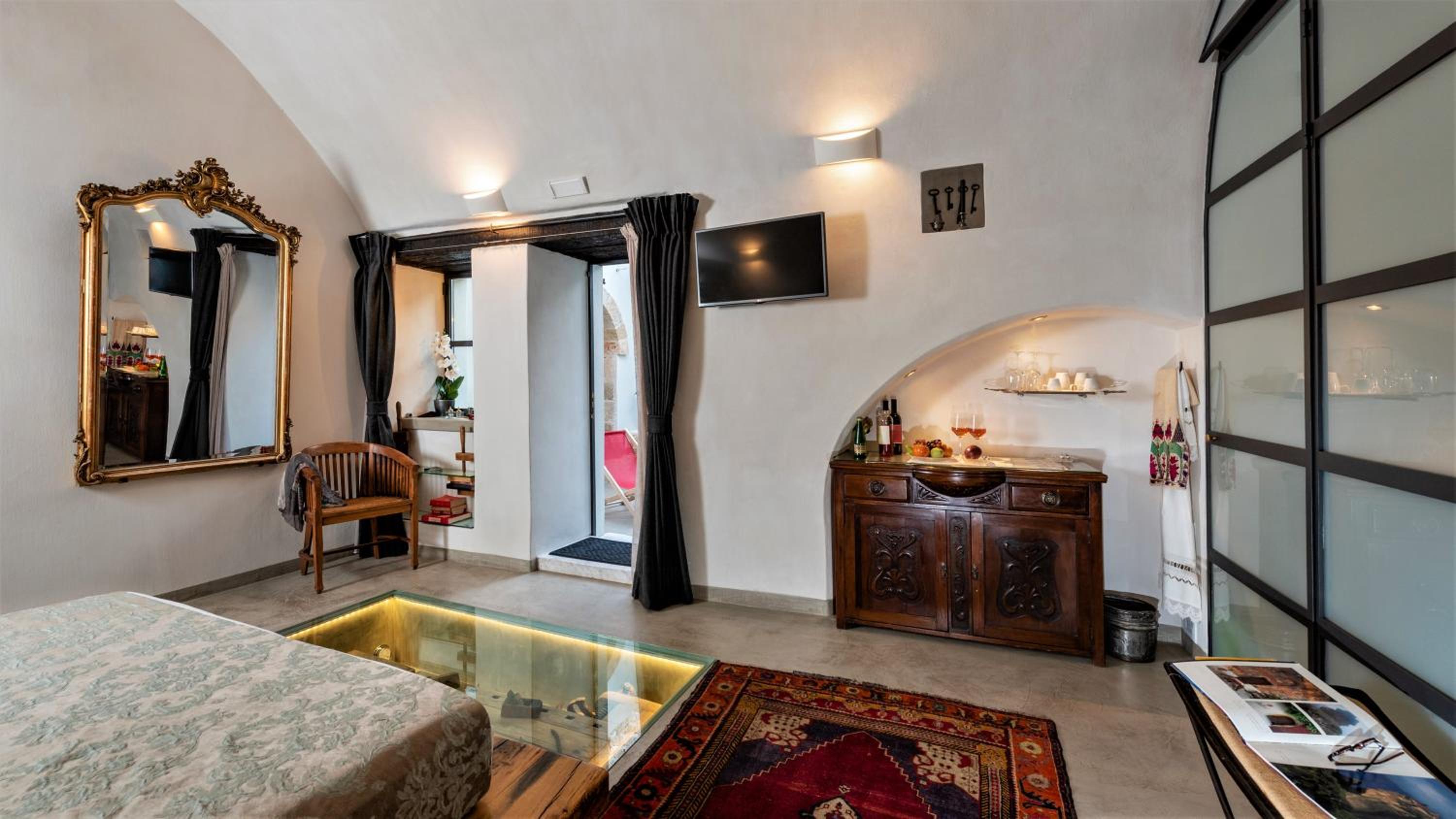 Suite with Private Garden and Plunge Pool - Michalis
