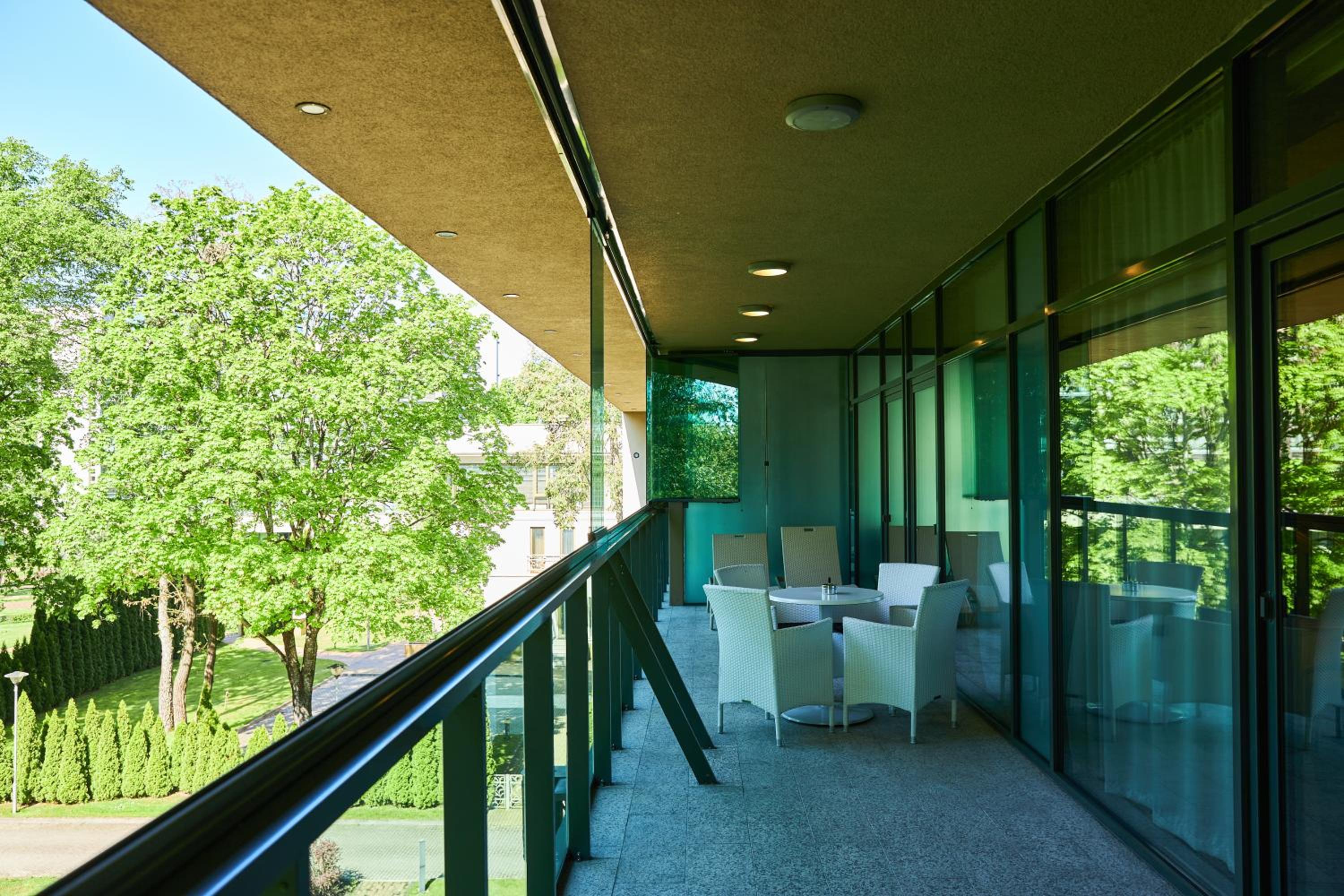 Deluxe Two-Bedroom Apartment with Spa Access - Photo 4