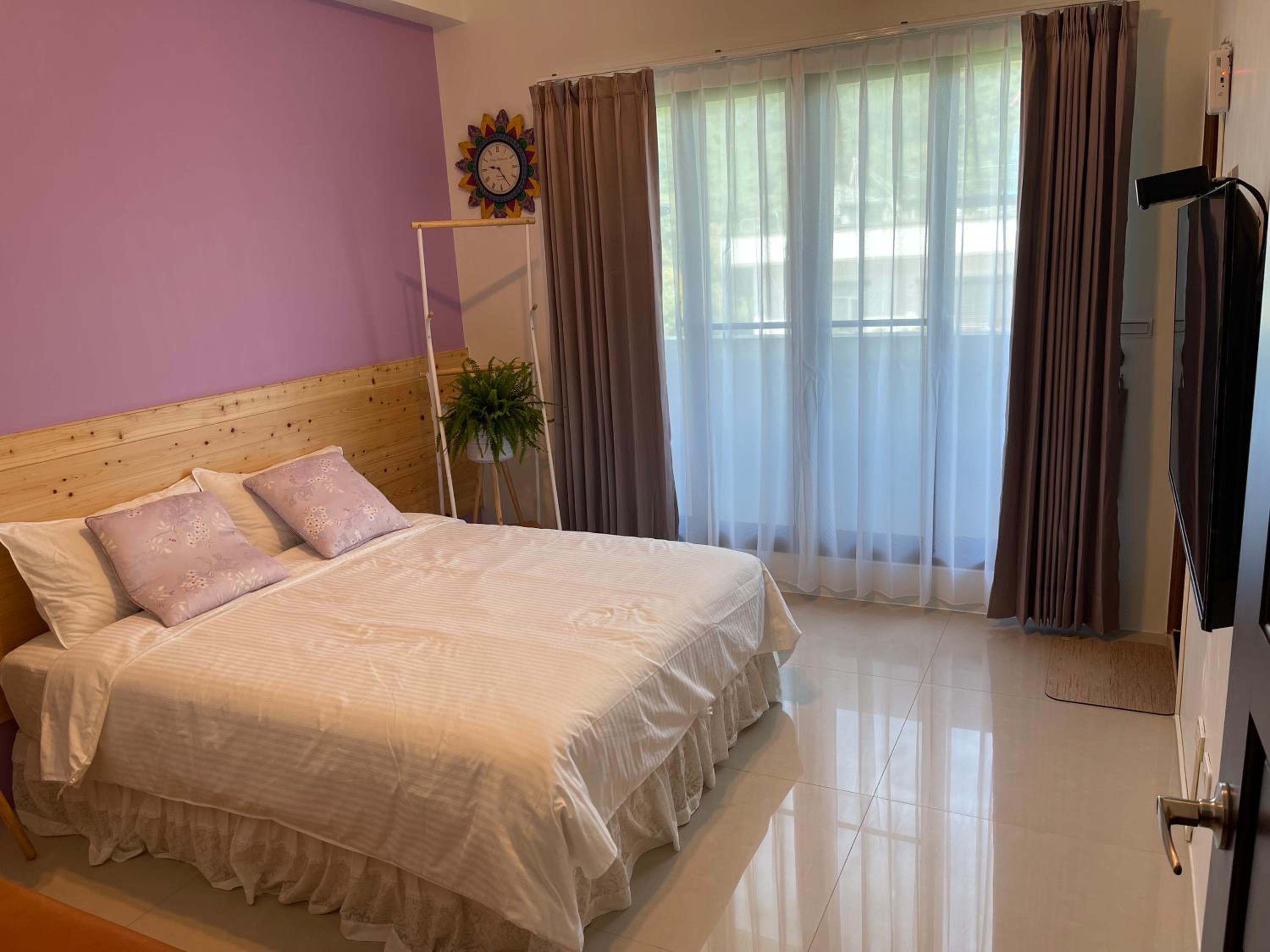 Queen Room with Balcony photo 3