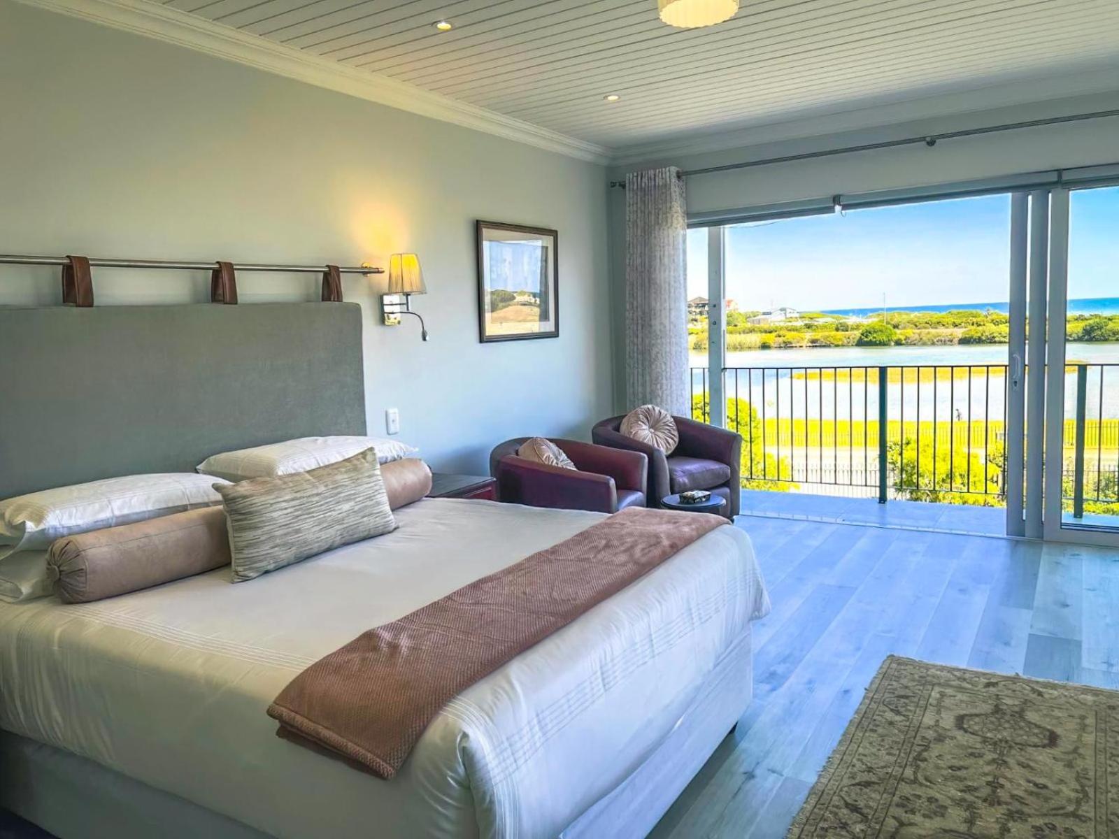 Honeymoon Suite