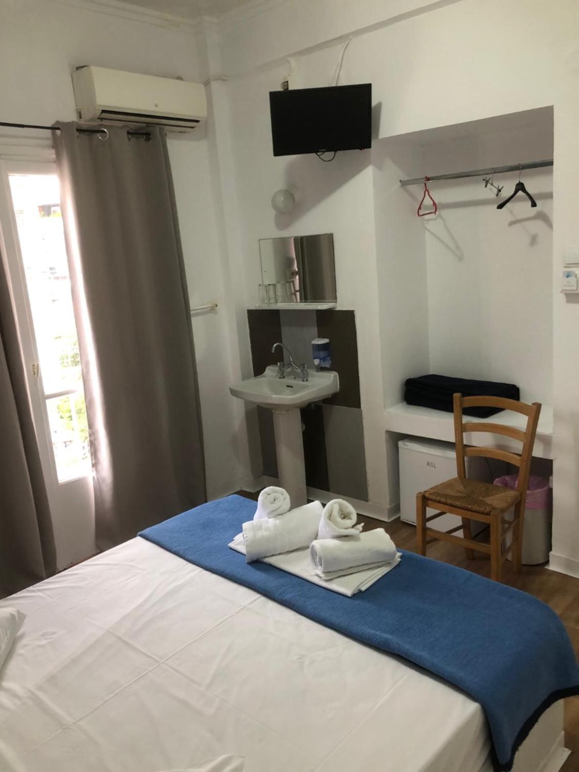 Double or Twin Room with Shared Bathroom photo 3