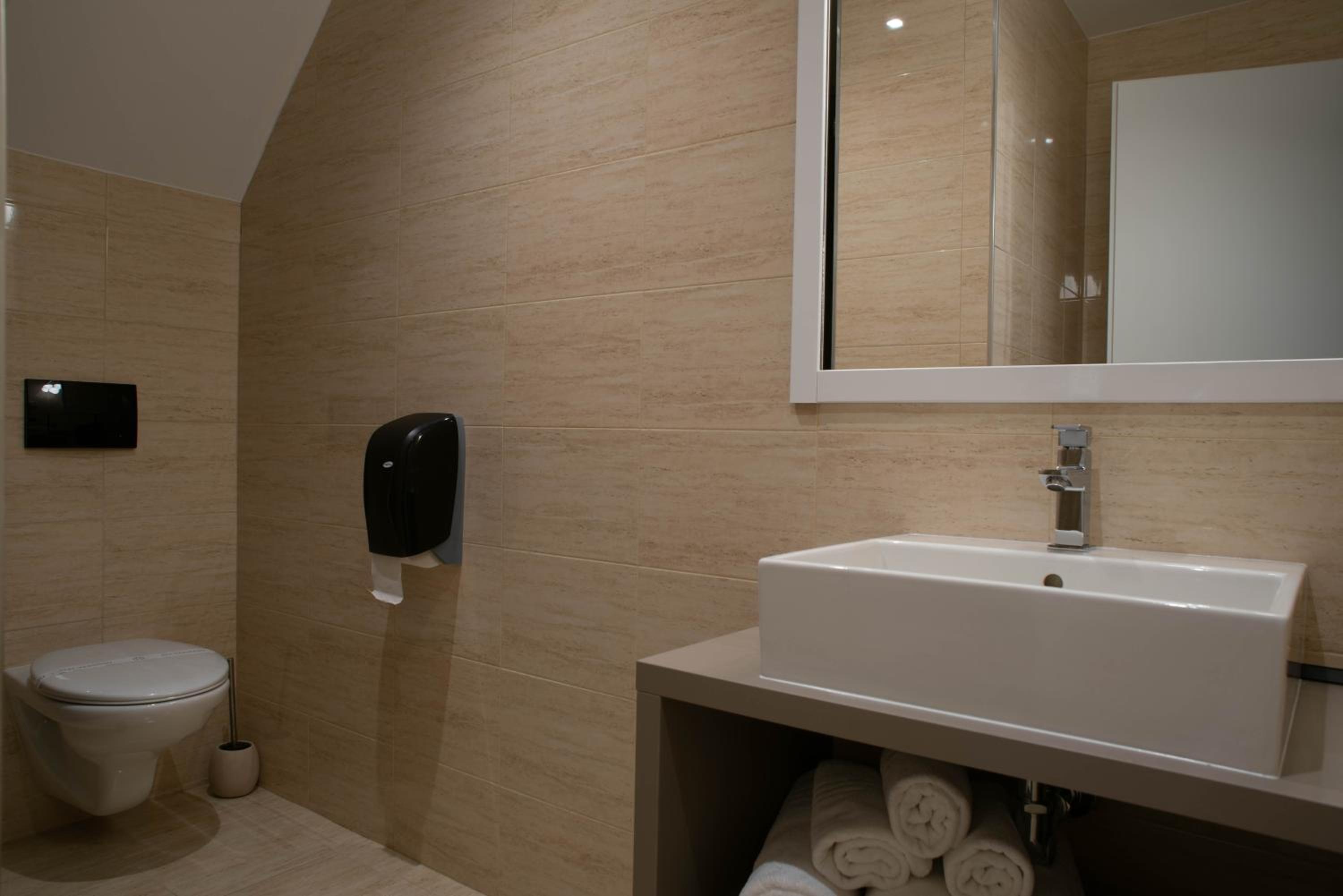 Triple Room with Garden View - Photo 28