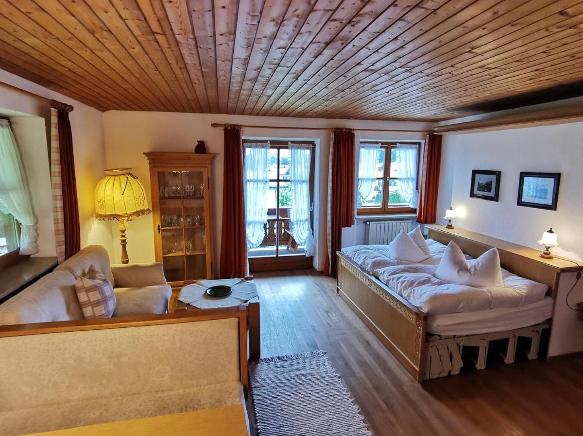 Two-Bedroom Apartment with Mountain View photo 1
