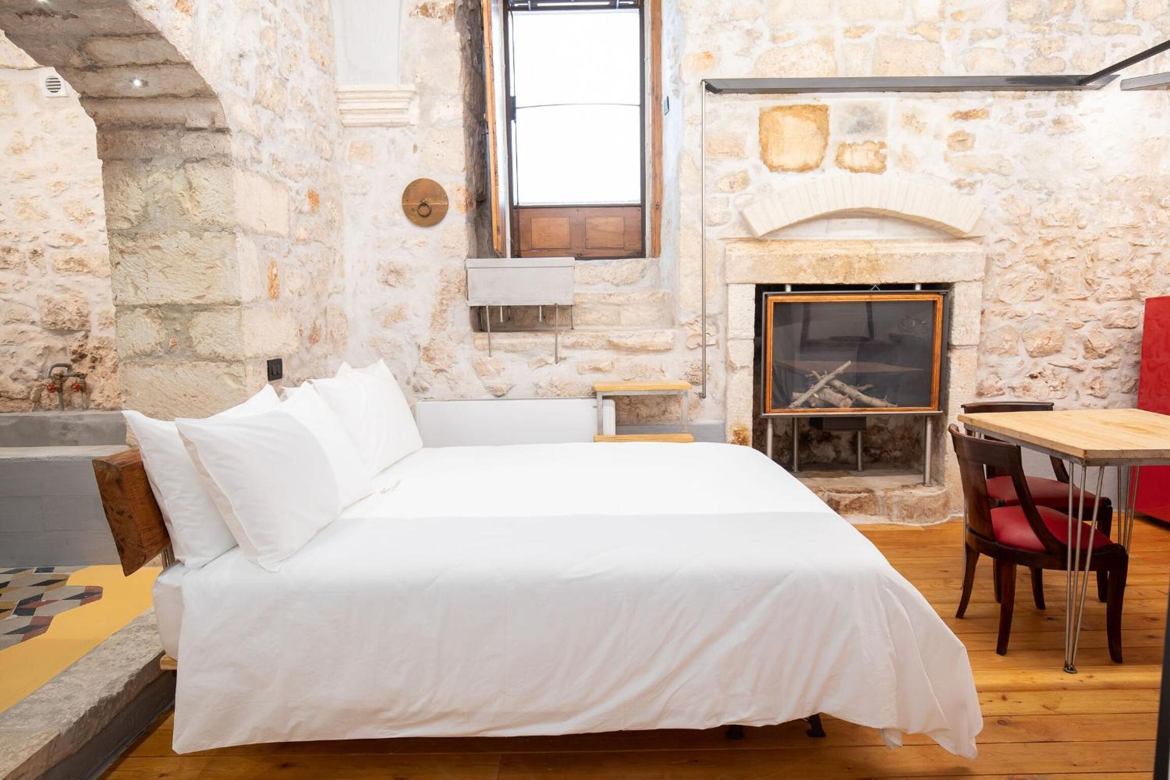 Apartment 4