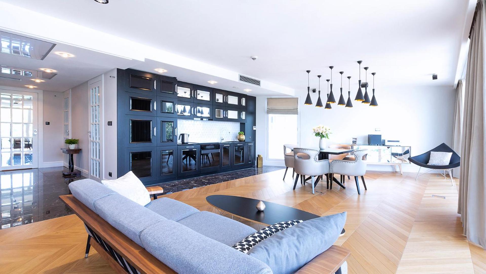 Apartment with Sea View - Photo 1