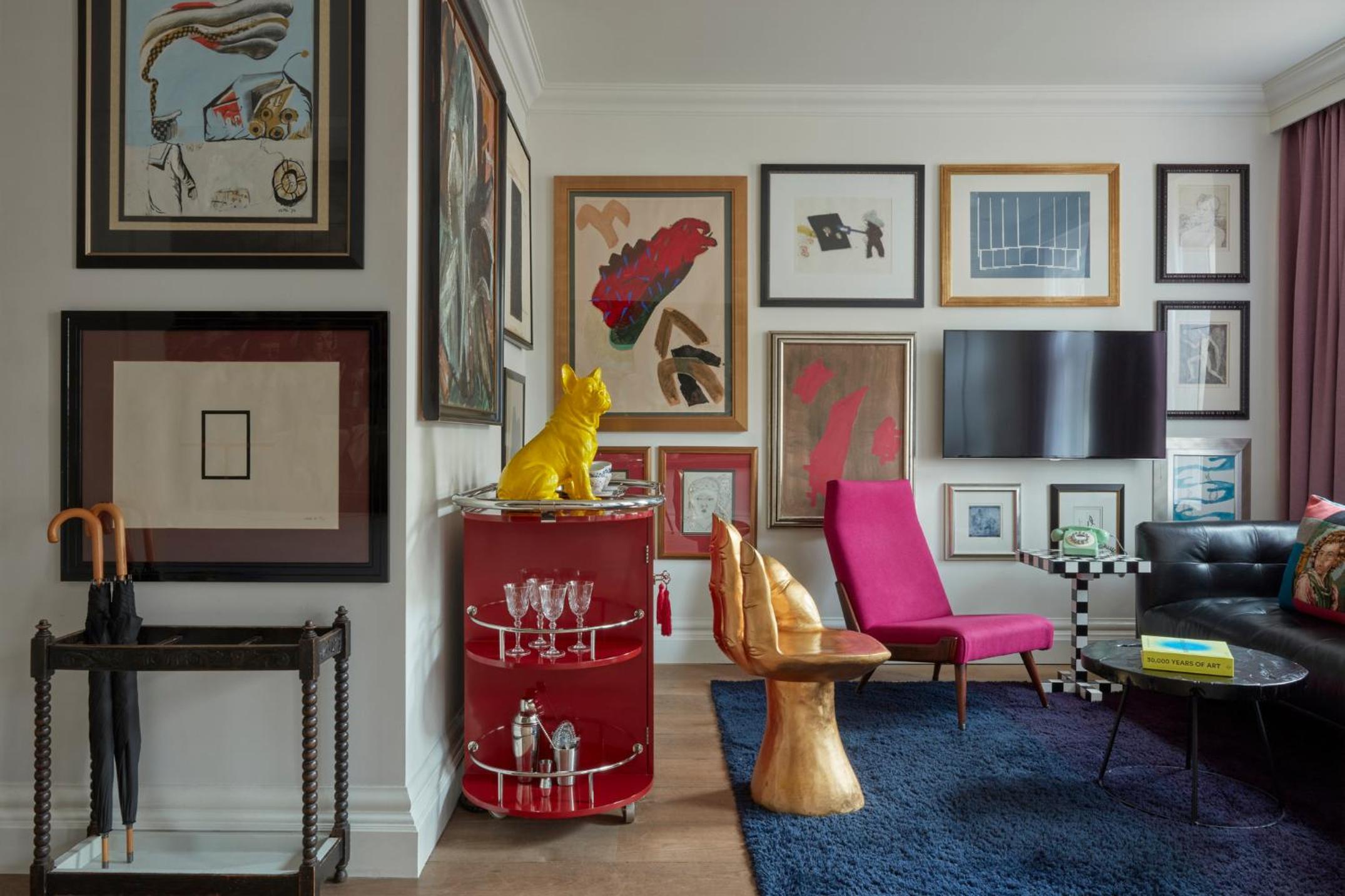 Art Collectors Suite photo 2