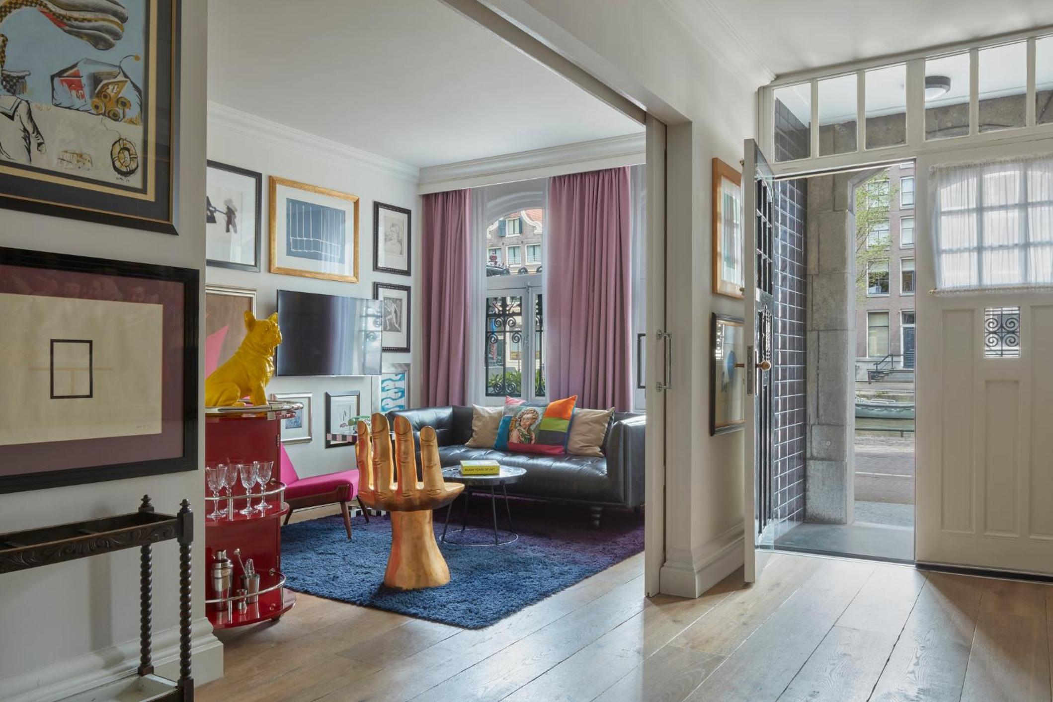 Art Collectors Suite