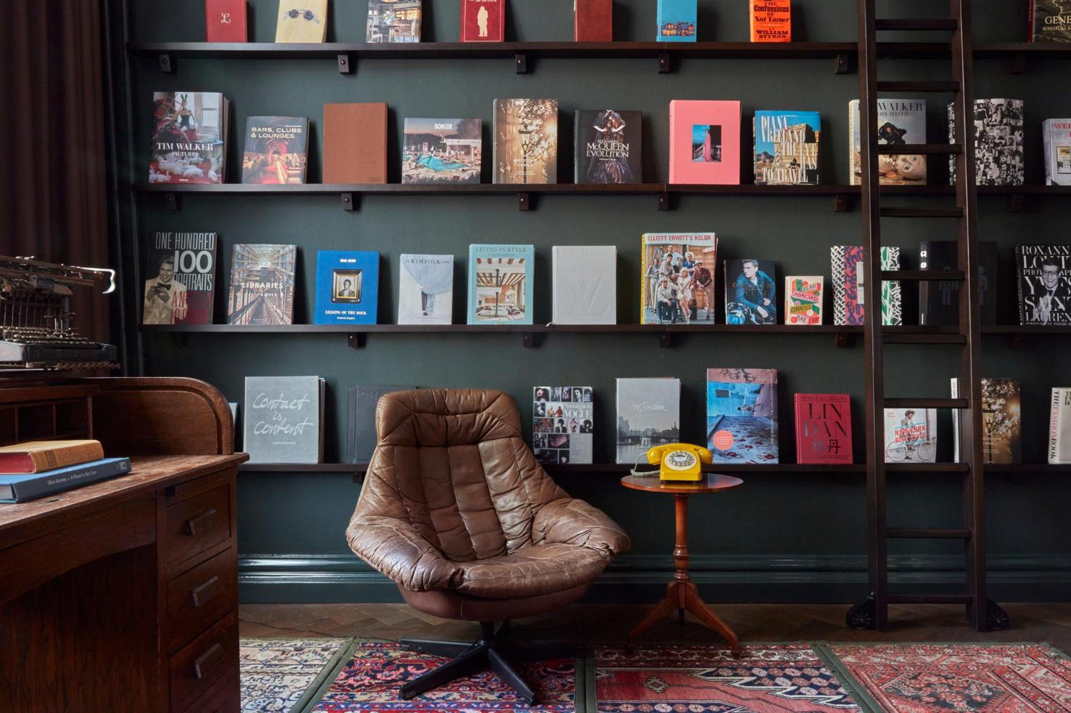 Book Collectors Suite photo 3